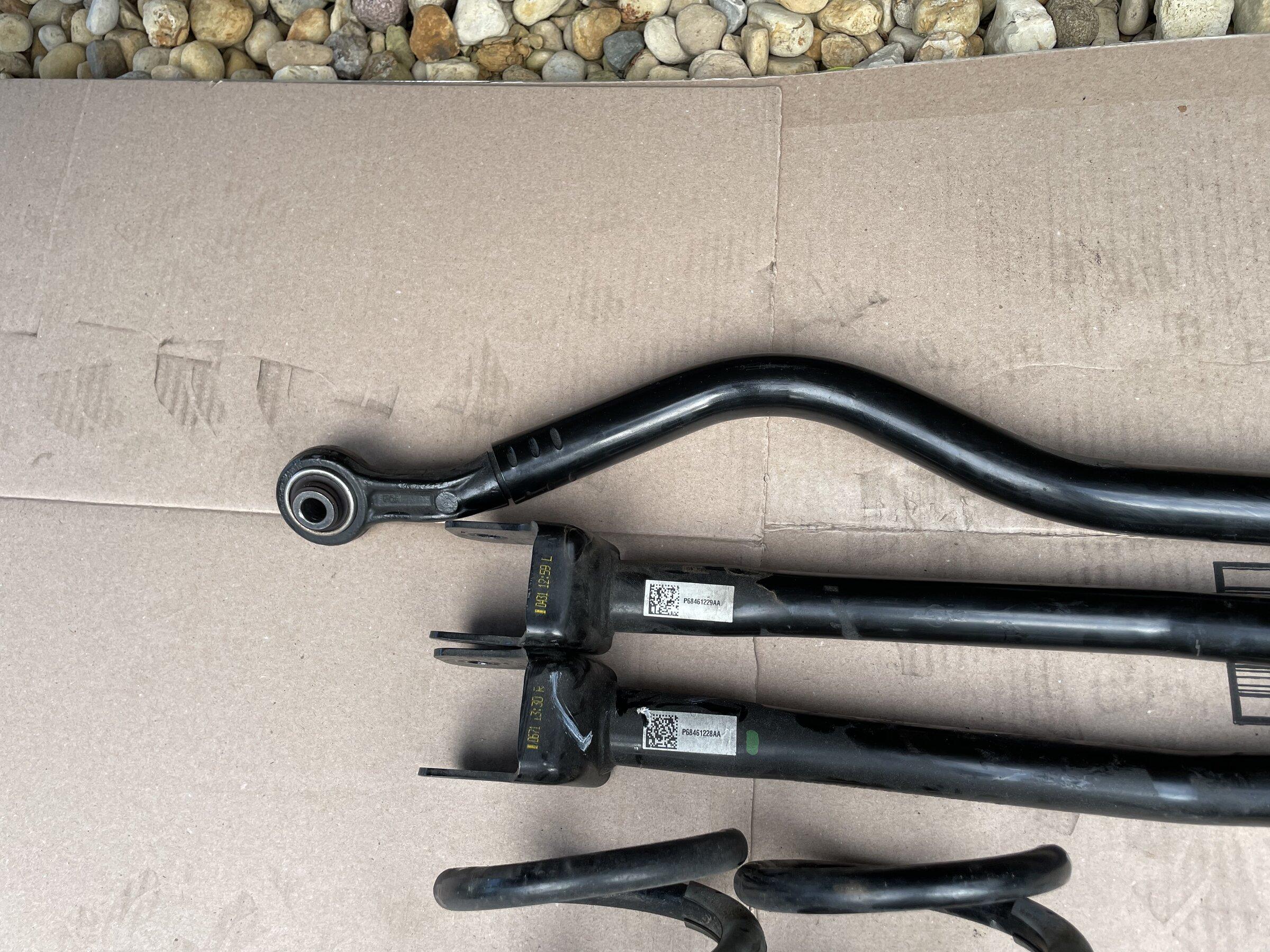 Jeep Gladiator JT Rubicon Diesel take of suspension parts 5B2FADF9-F65B-412B-857B-3DC36168F7E7