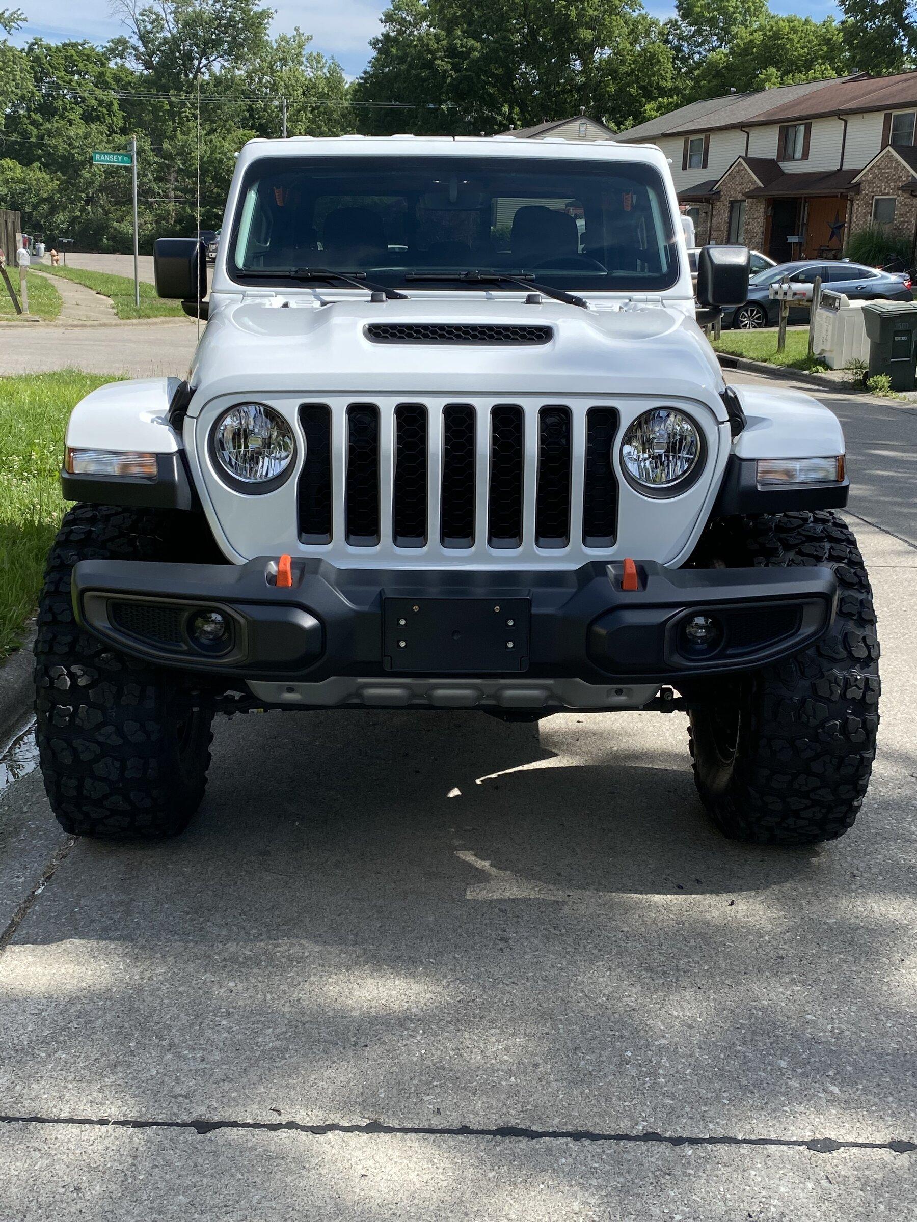 Jeep Gladiator BRIGHT WHITE Gladiator JT Club 2968D85A-0A41-4578-ADCD-9617325AC217