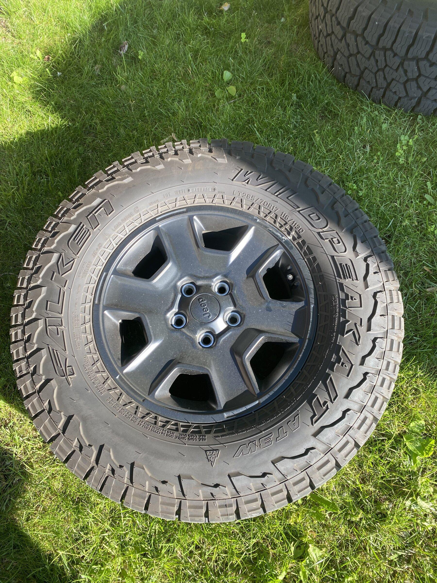 Jeep Gladiator Selling stock Mojave tires and wheels with TMPS senors.  Only 6000 miles on them.  $950 23F7F5B3-0E46-4AA8-AC2C-43B95E194B4B