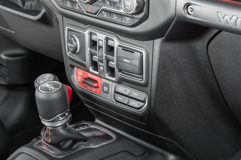 Jeep Gladiator Aux Switchs...... Please Post A Pic..... 82215798AD-2