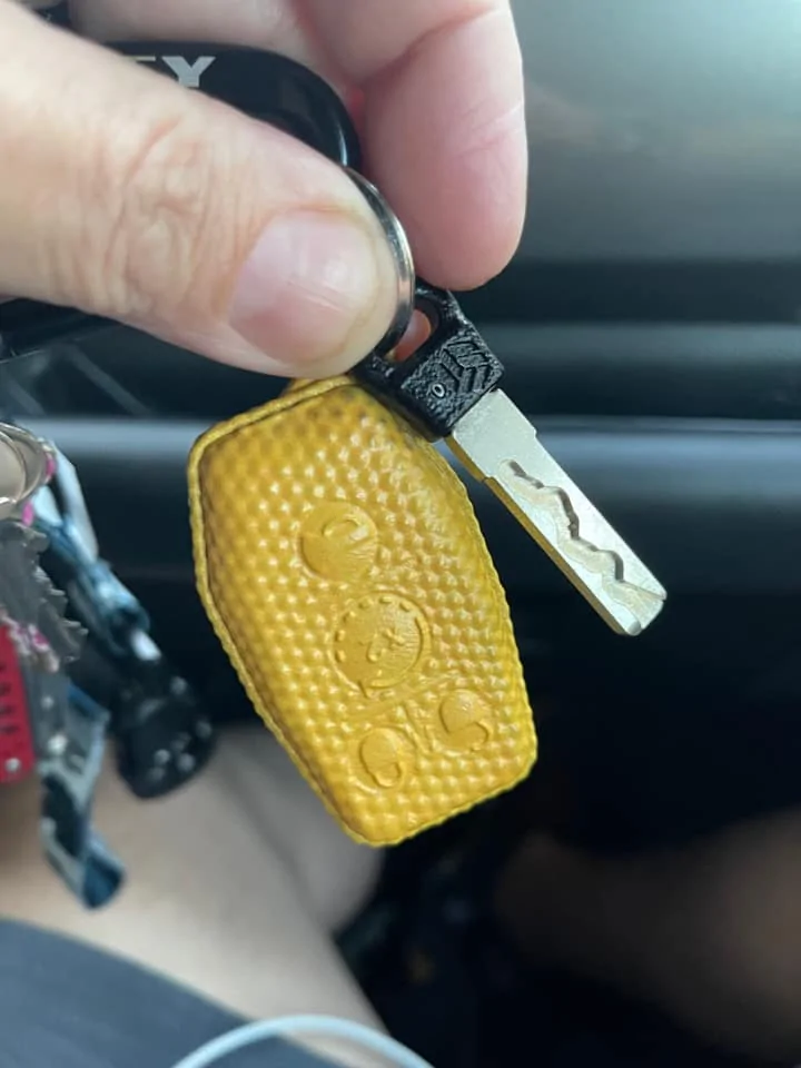 Jeep Gladiator ? ? Threedom Fob Scrapbook - Show us your "Threedom" Fob! 285711446_10159814872740821_6911436357084481864_n
