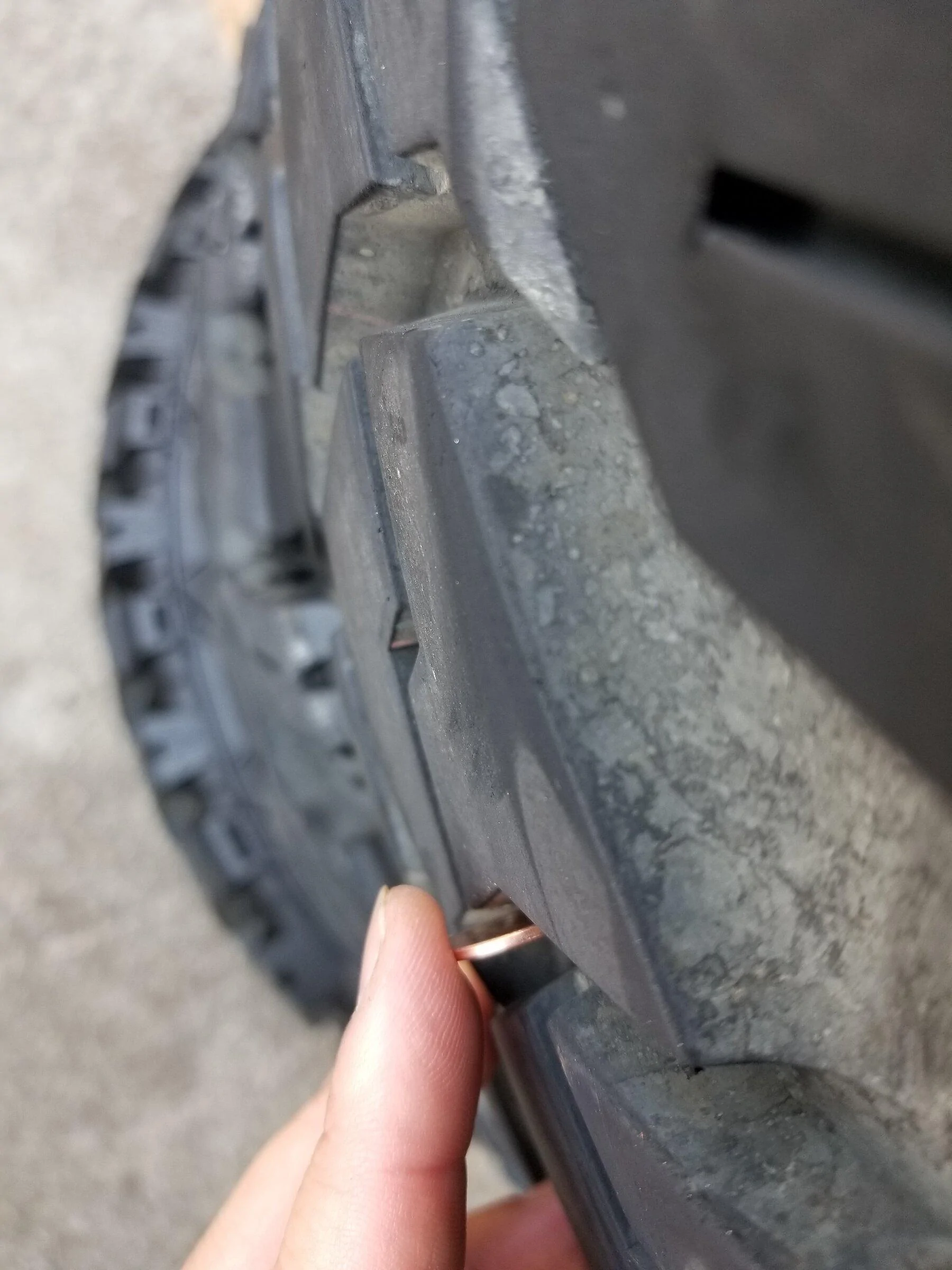 Jeep Gladiator 35 x 12.5 x 17 Kumho Road Venture MT....... $600 20220606_103510