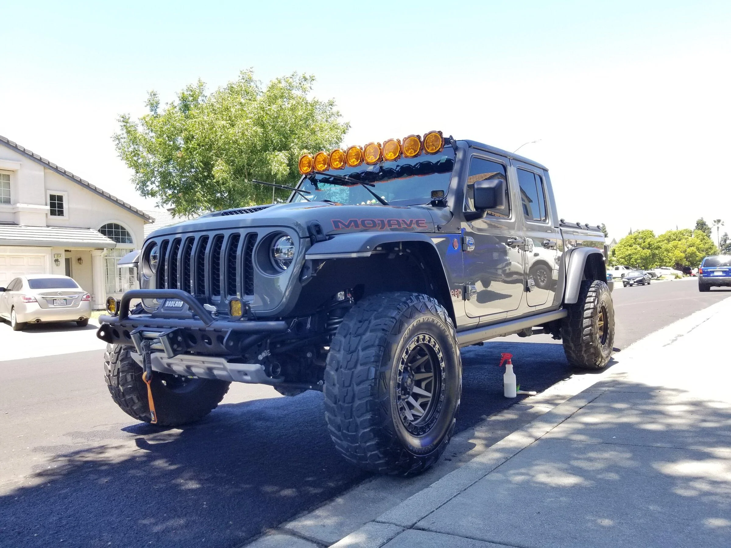 Jeep Gladiator 35 x 12.5 x 17 Kumho Road Venture MT....... $600 20220530_125416