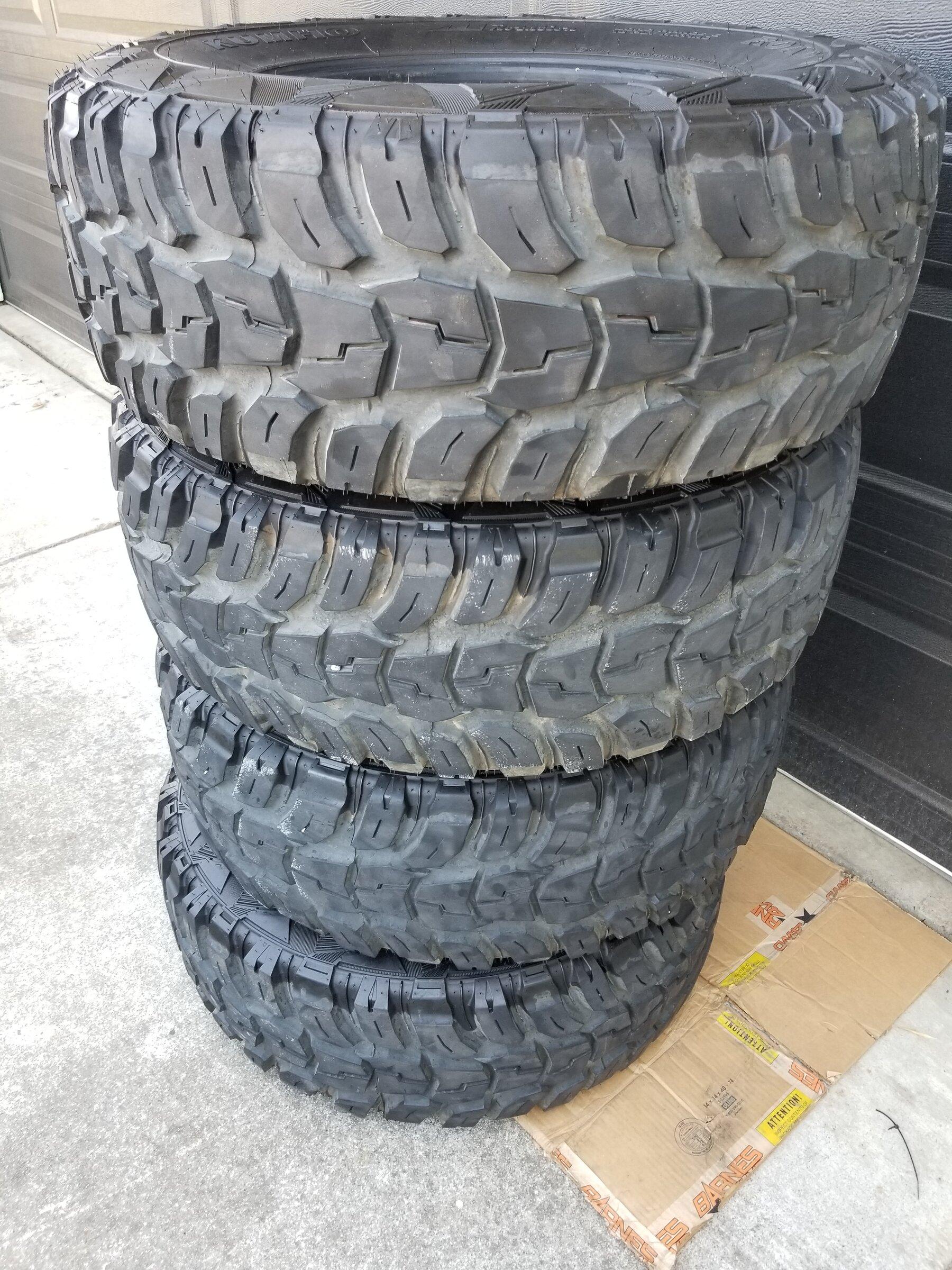 Jeep Gladiator 35 x 12.5 x 17 Kumho Road Venture MT....... $600 20220606_104037