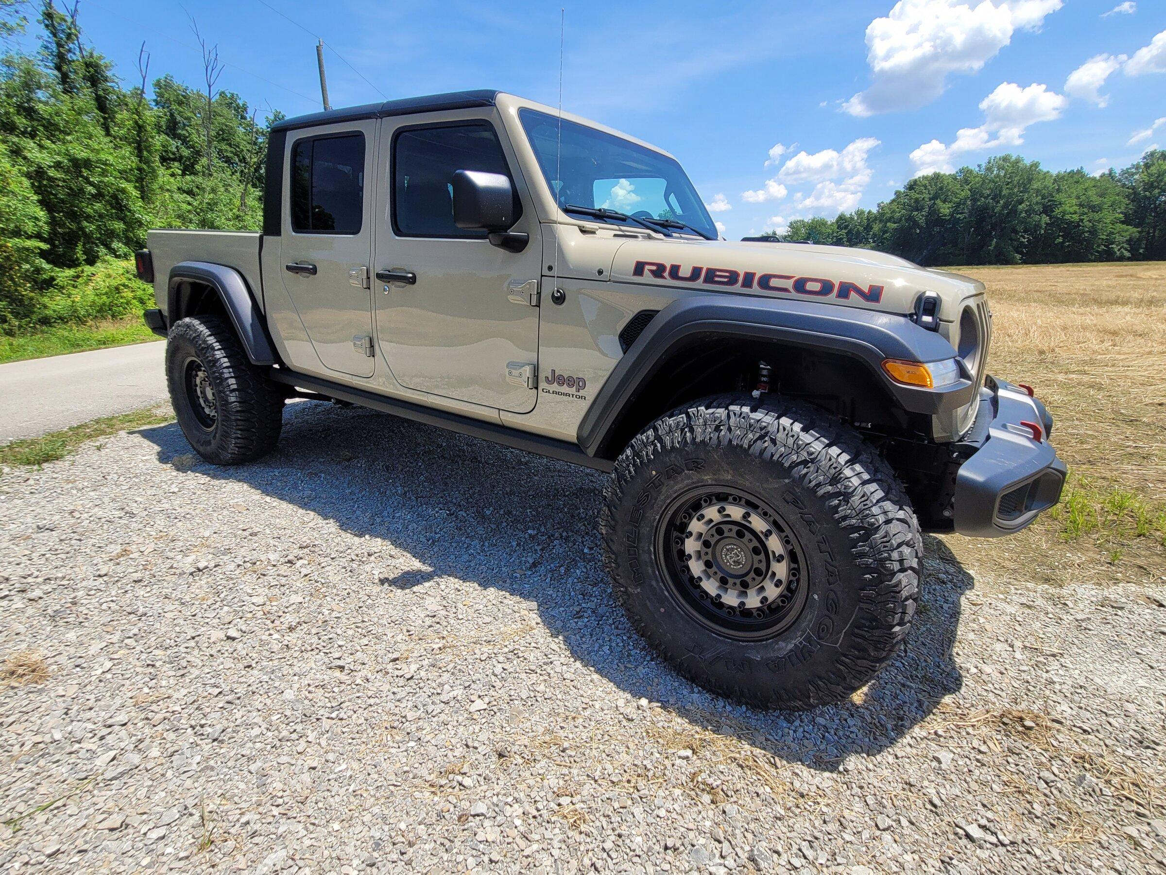 Jeep Gladiator Gobi Gladiators Waiting Room 20220604_133820