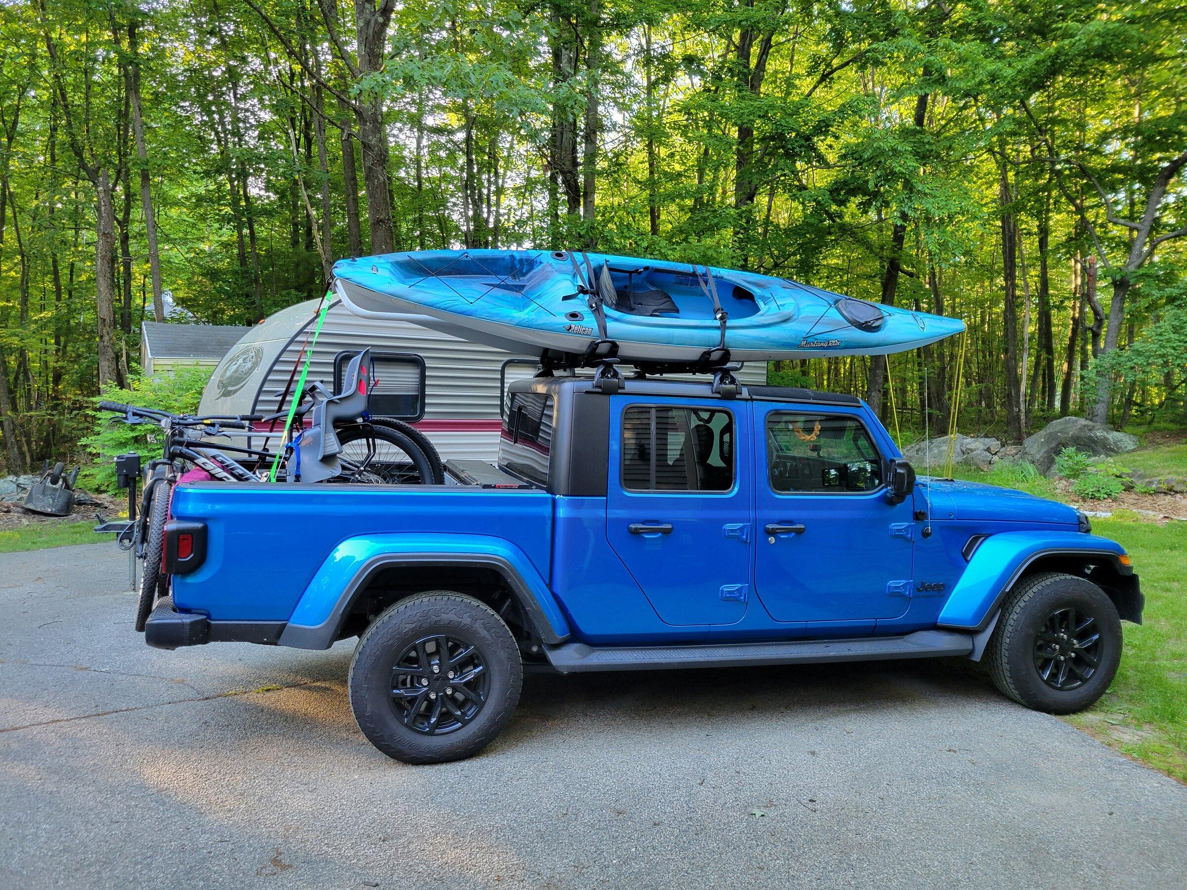 Jeep Gladiator Rain gutter rack successfully carries 2x 10ft kayaks on highway 20220605_185142