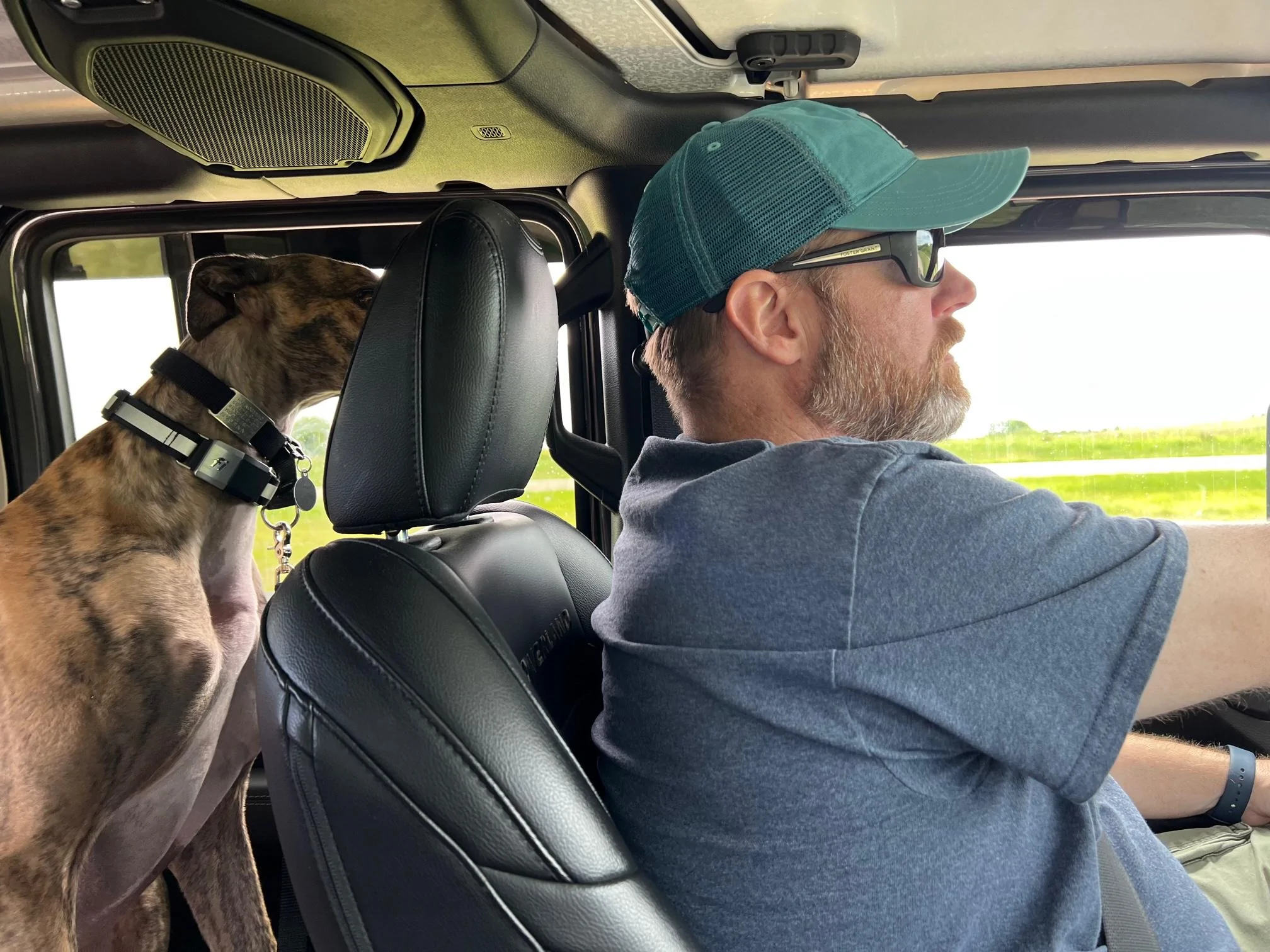 Jeep Gladiator Let’s see your pets cause they are the best companion you can have!!!!! IMG_1448