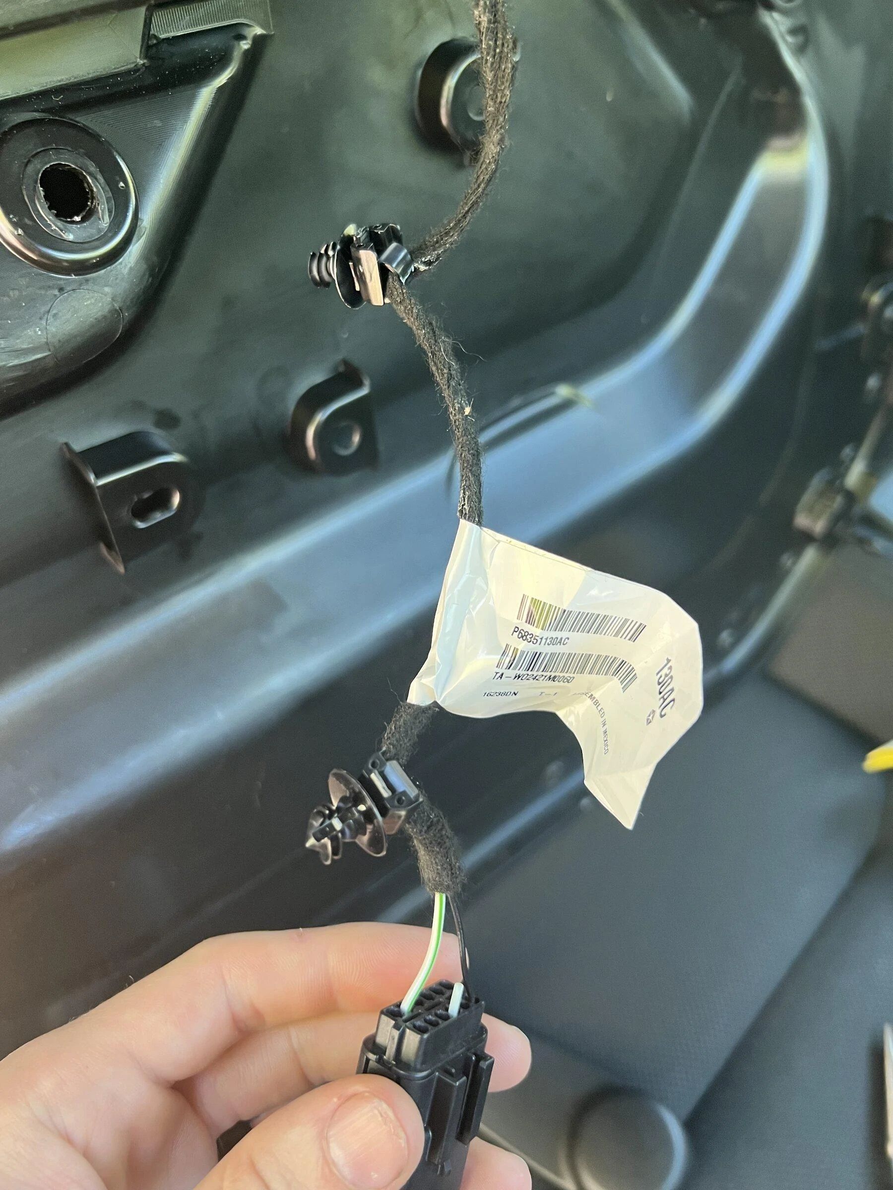 Jeep Gladiator De-Power door and installing Paracord door straps IMG_1363