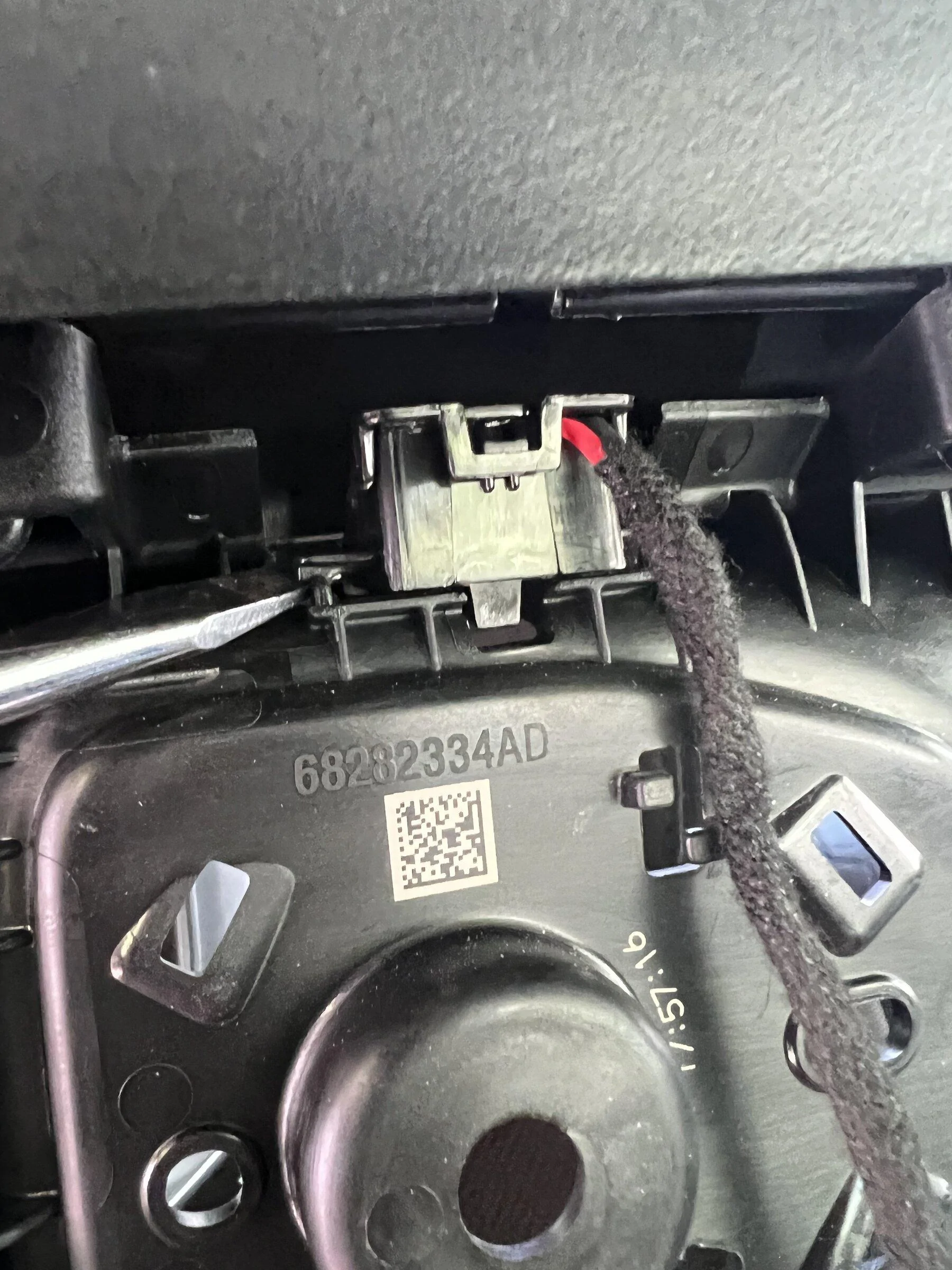 Jeep Gladiator De-Power door and installing Paracord door straps IMG_1366