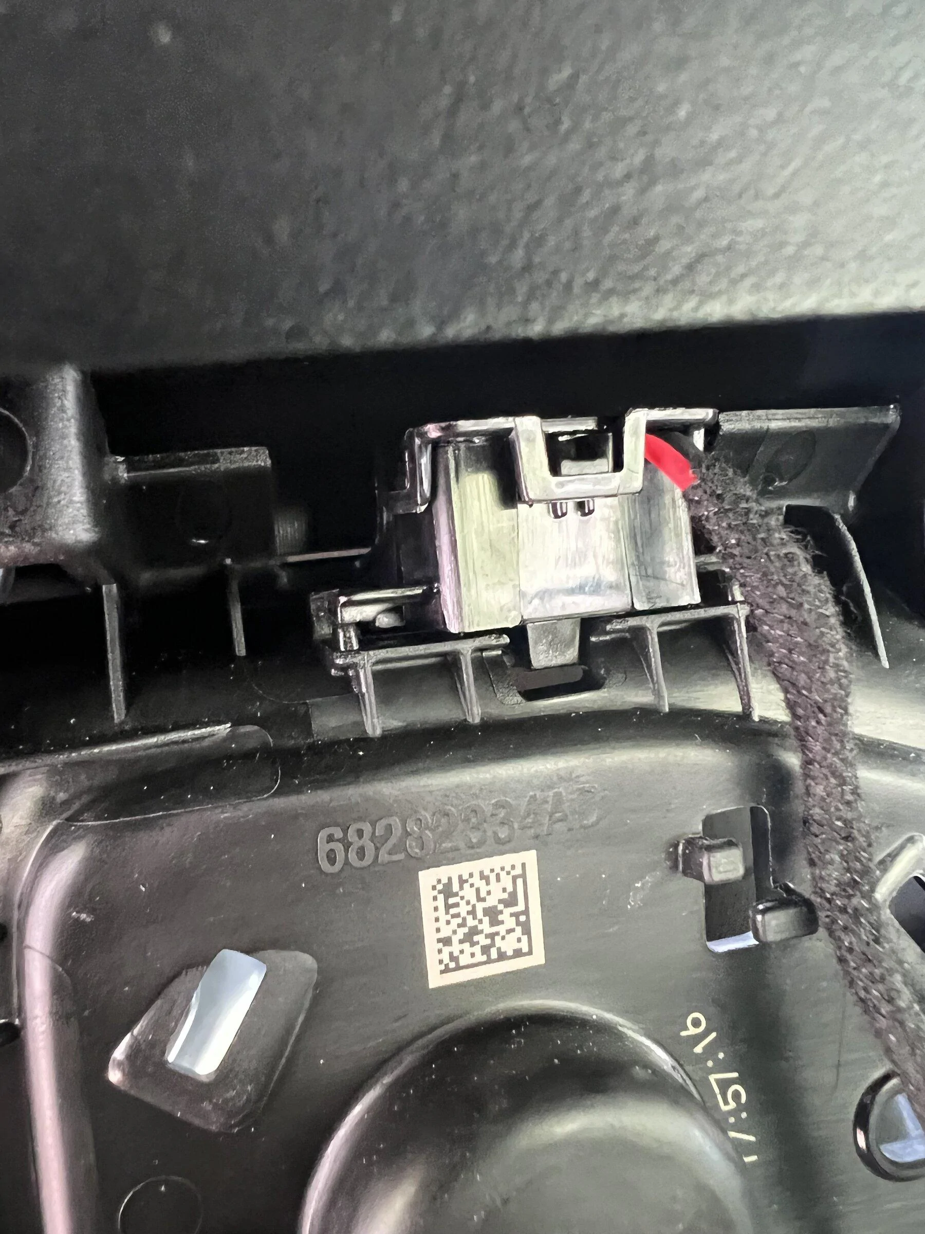 Jeep Gladiator De-Power door and installing Paracord door straps IMG_1367