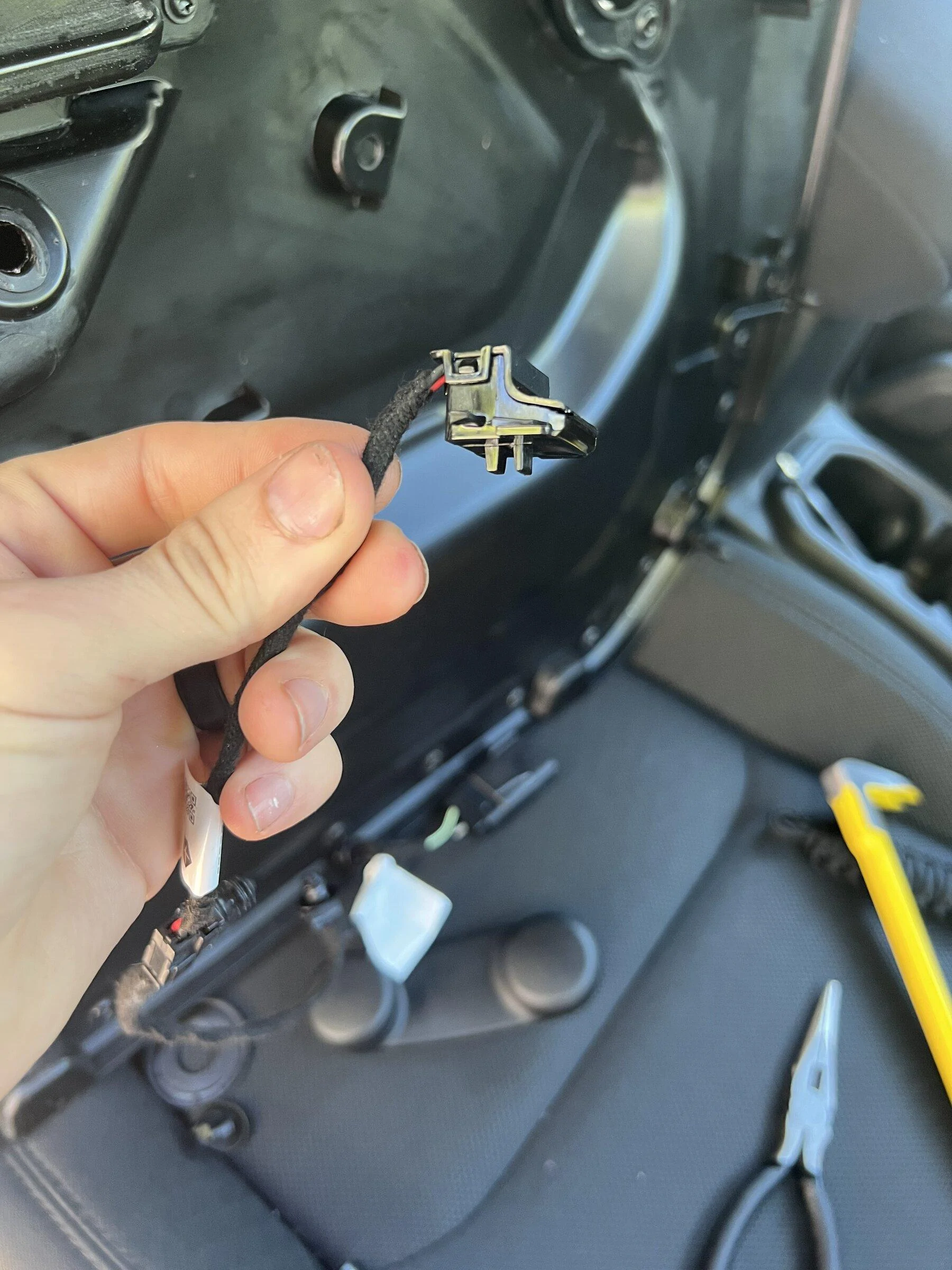 Jeep Gladiator De-Power door and installing Paracord door straps IMG_1368