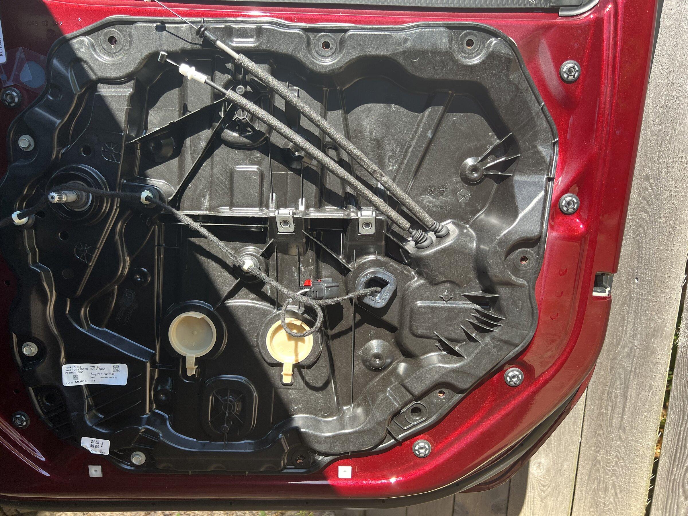Jeep Gladiator De-Power door and installing Paracord door straps IMG_1353