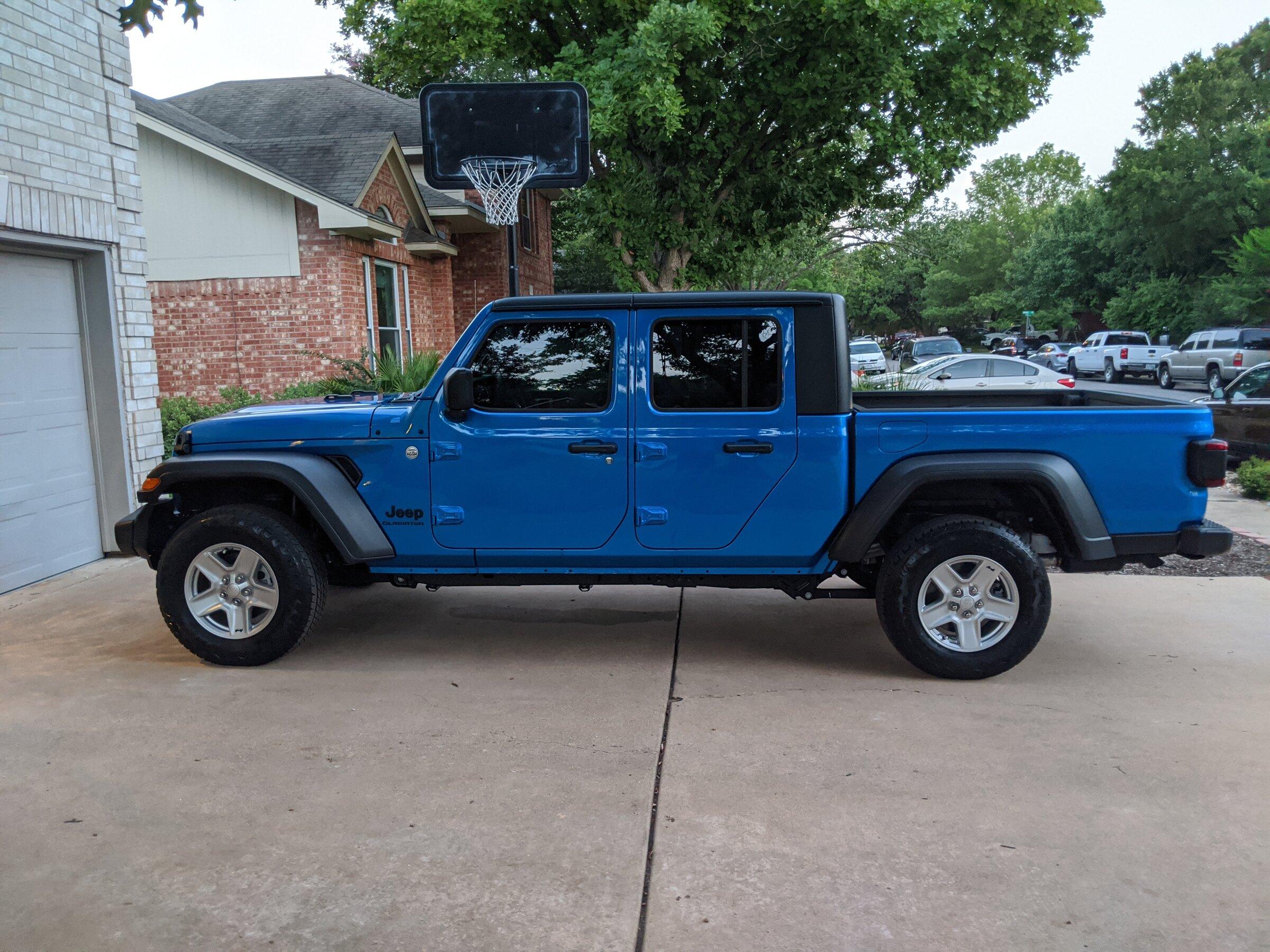 Jeep Gladiator Hello Gladiator Forum! I'm a new forum member. Happy to be here. cyann