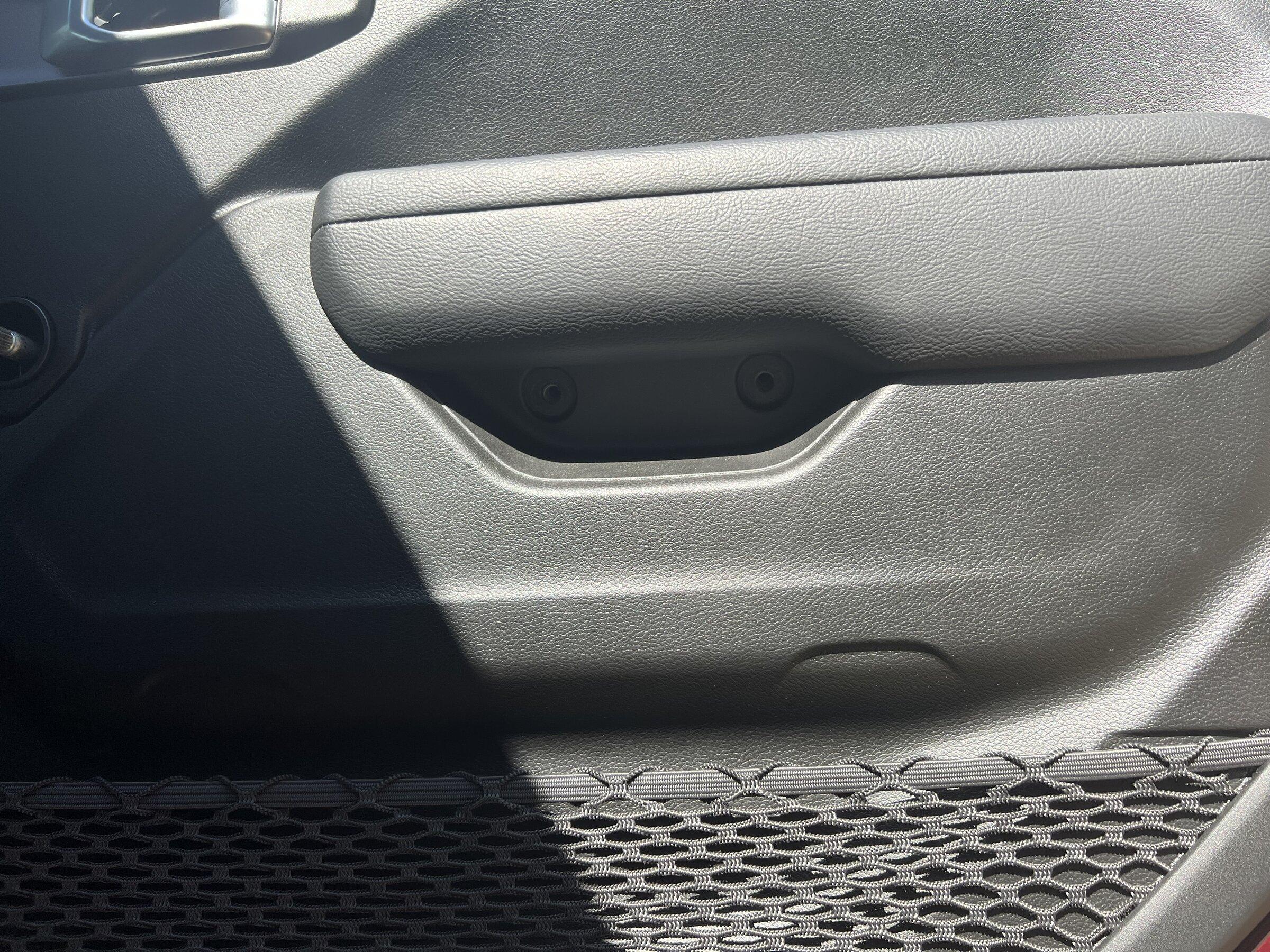 Jeep Gladiator De-Power door and installing Paracord door straps E12FB26F-47A4-4EB5-86CA-BE9E2EAE89BE