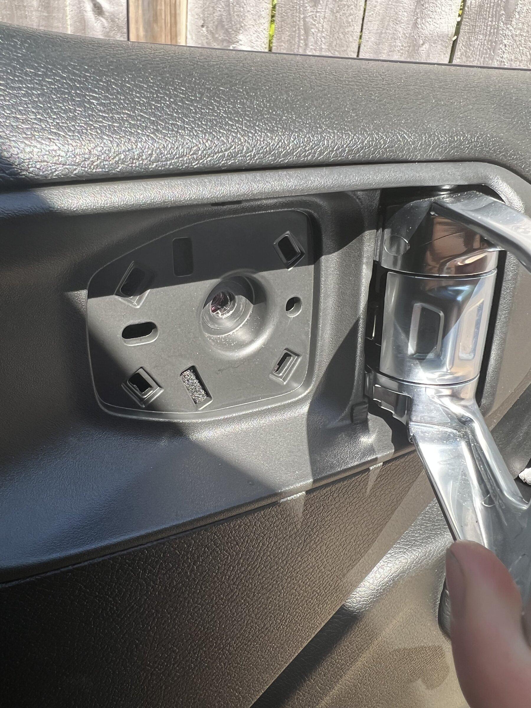 Jeep Gladiator De-Power door and installing Paracord door straps 04FC8444-2495-4A62-80BC-15A420A23A50