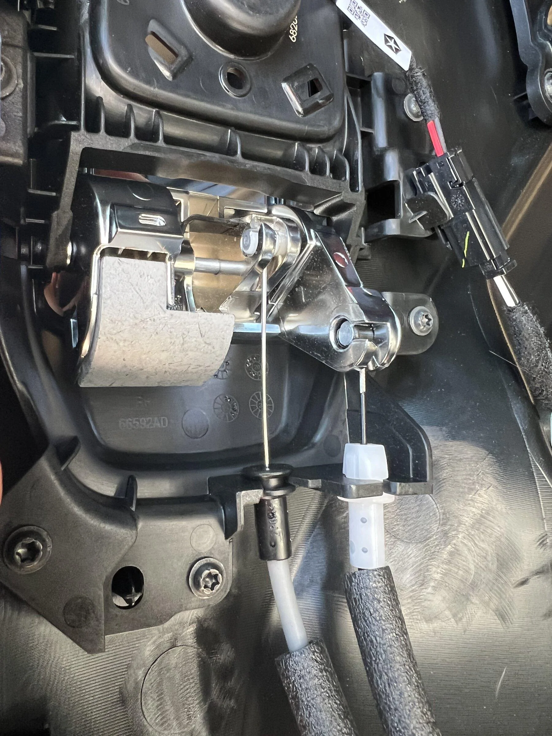 Jeep Gladiator De-Power door and installing Paracord door straps C84DE246-9D7C-4007-B218-94055EDEFB90