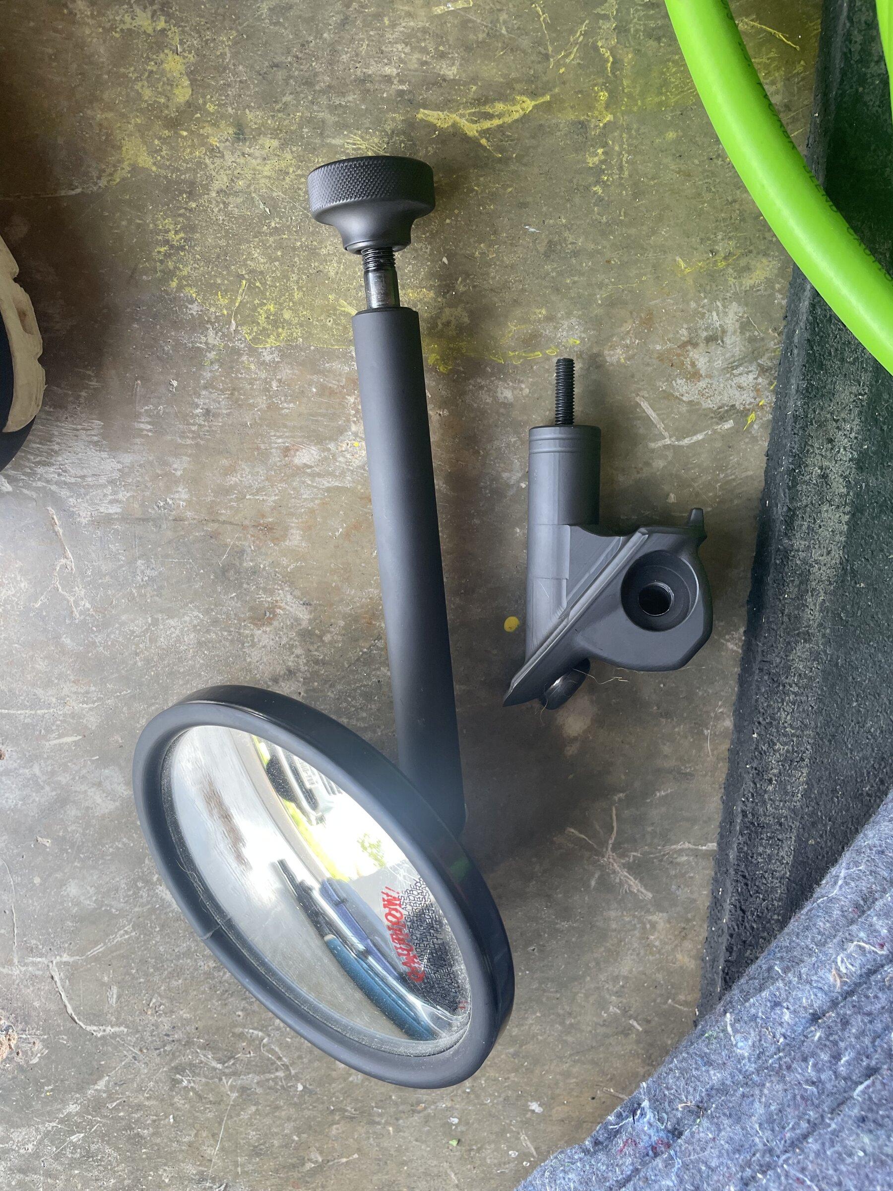 Jeep Gladiator CMM mirror FC839353-2655-4F26-ADF6-B445917CB918