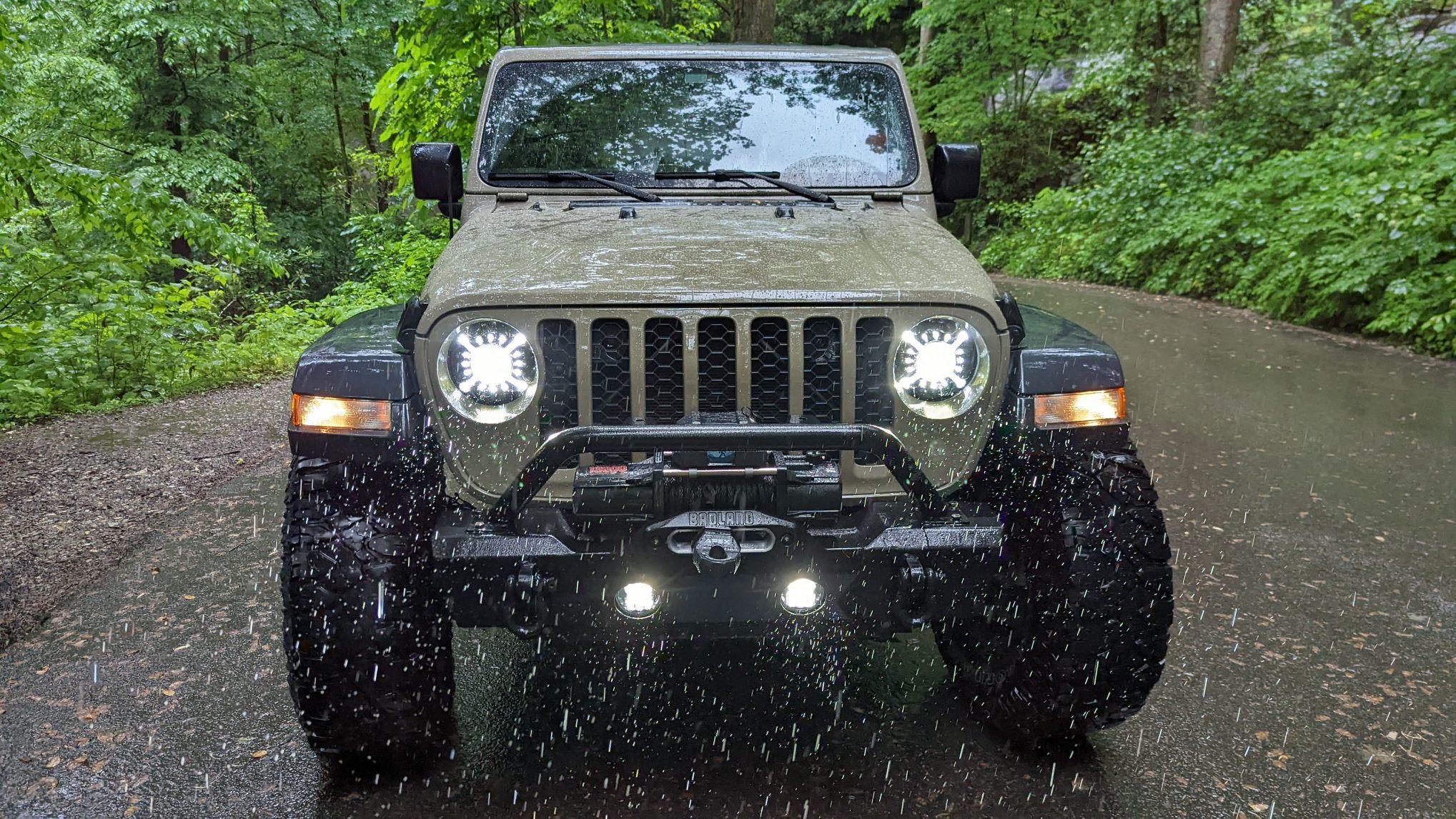 Jeep Gladiator Gladiator Glamour Shots C94E0464-9F43-40AA-889A-1676016FF7BF