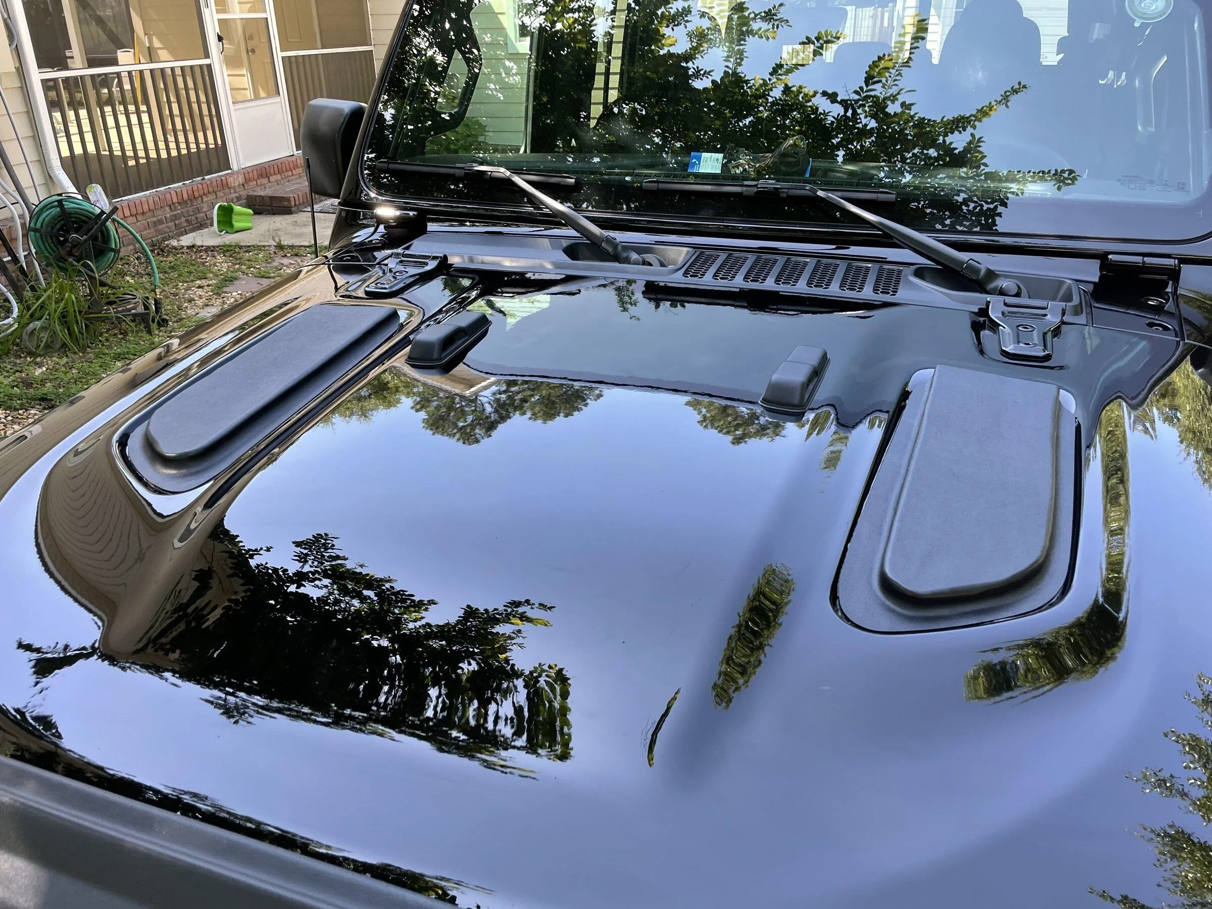Jeep Gladiator open hood vents anyone? 13B1DA70-098C-4425-A87E-FB7D19D10197