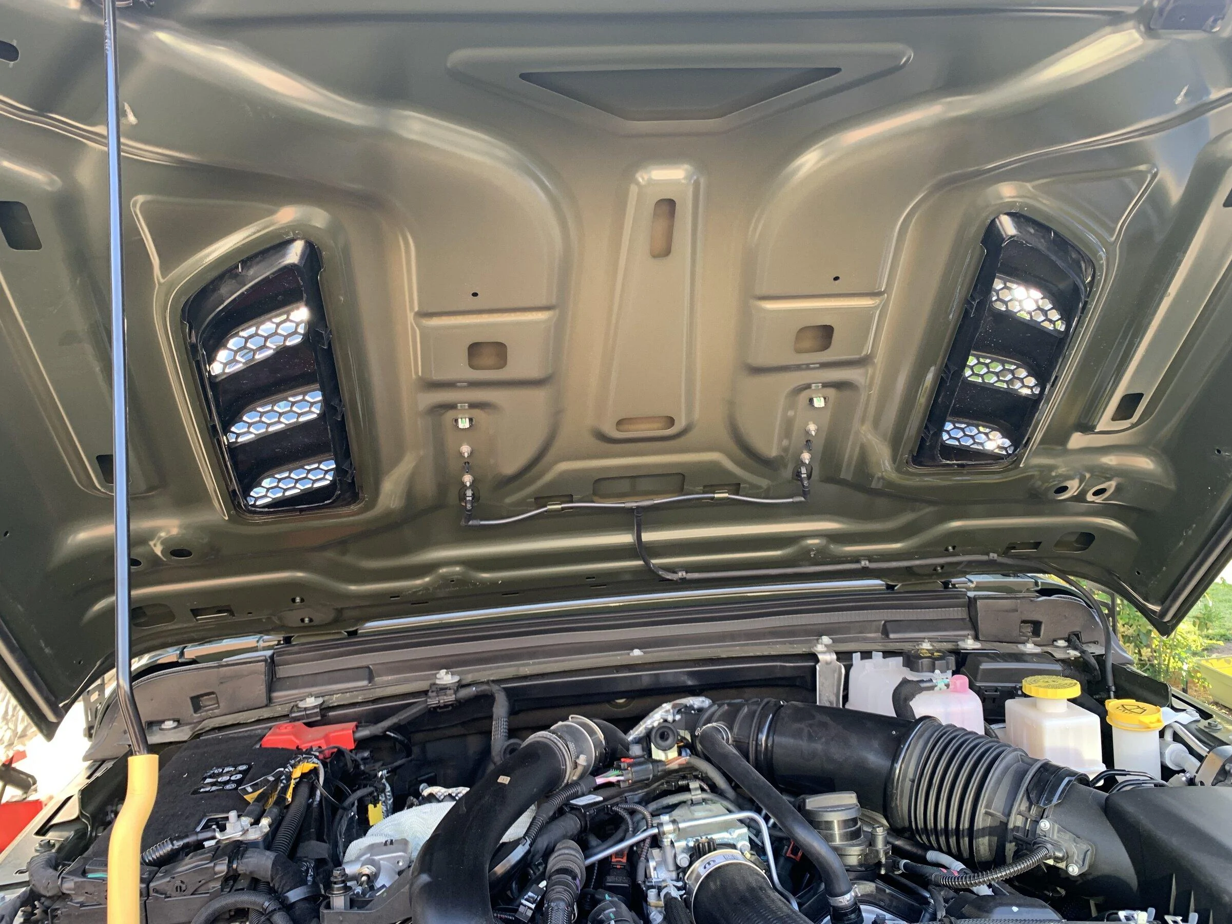 Jeep Gladiator open hood vents anyone? IMG_5221