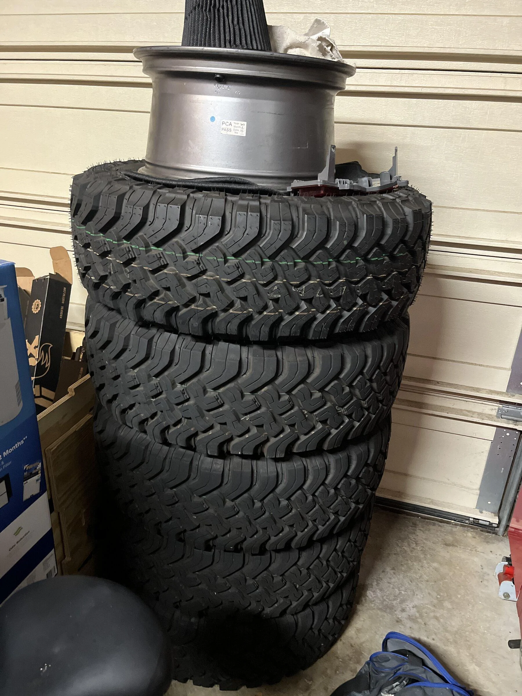 Jeep Gladiator Factory Rubicon Gladiator shocks/ springs/ track bar 8A0DCCF9-AC07-4F26-8BAC-B4DFC9A9DCE3