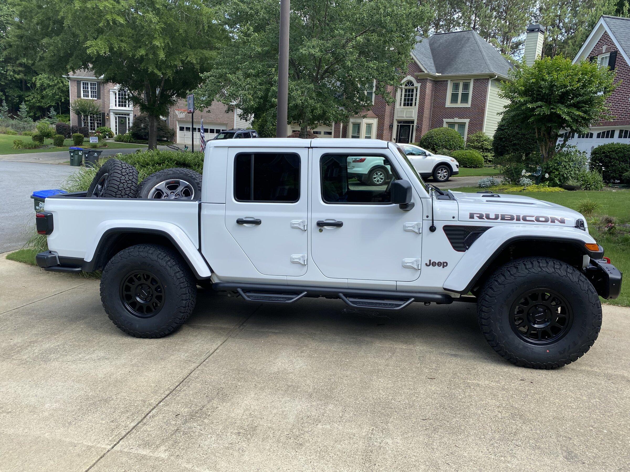 Jeep Gladiator That “tuck” though! - 37" BFG KO2 C with +25 mm Method Wheels - No Lift 2E6E9EFE-6190-4C03-B03D-58EE47B85303