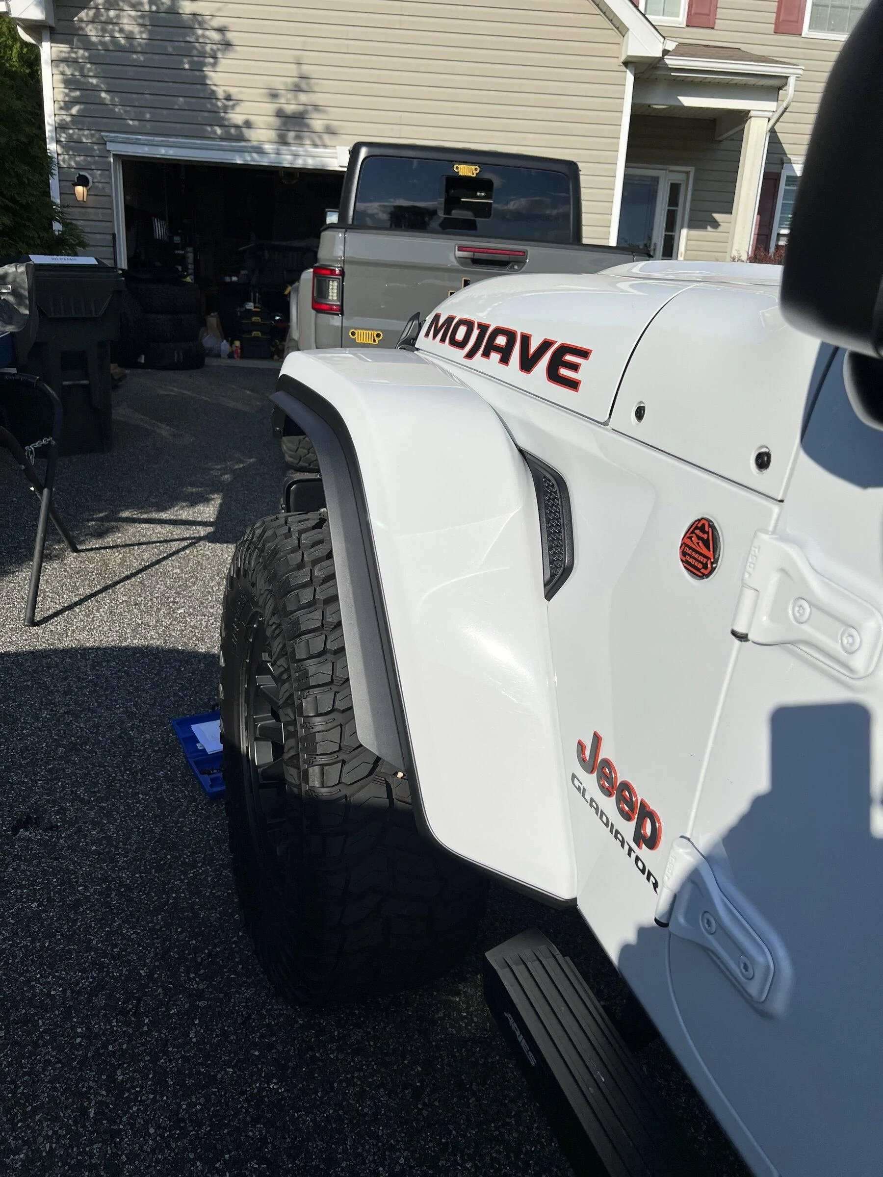 Jeep Gladiator Mojave xTreme Recon Fender Flares installed 06A3DA8A-0E9A-4872-BF57-C3B60FBC08BE