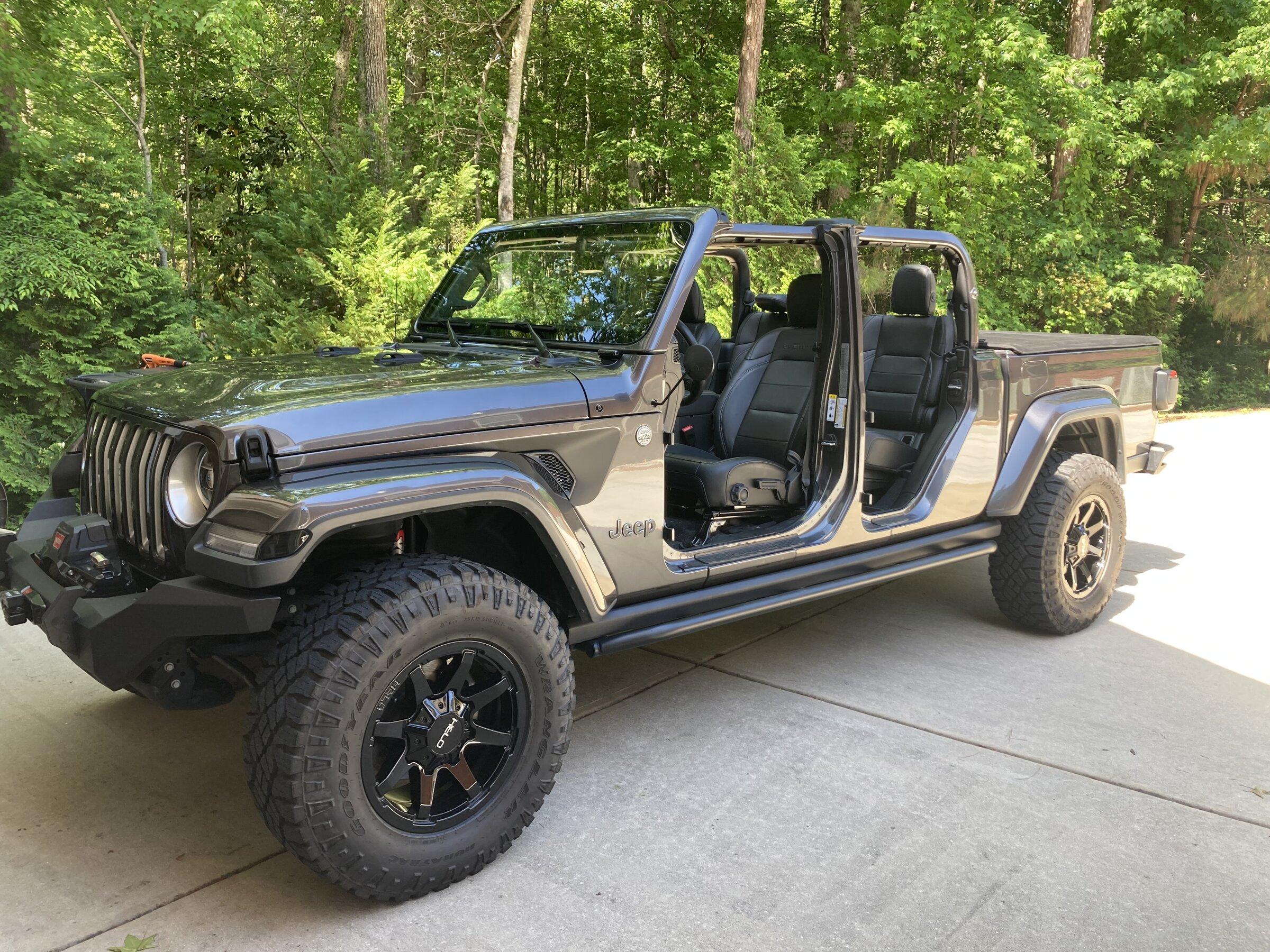 Jeep Gladiator GRANITE CRYSTAL JT Gladiator Club 642EC3D0-1F40-4B2B-B587-6146CDE27AC5