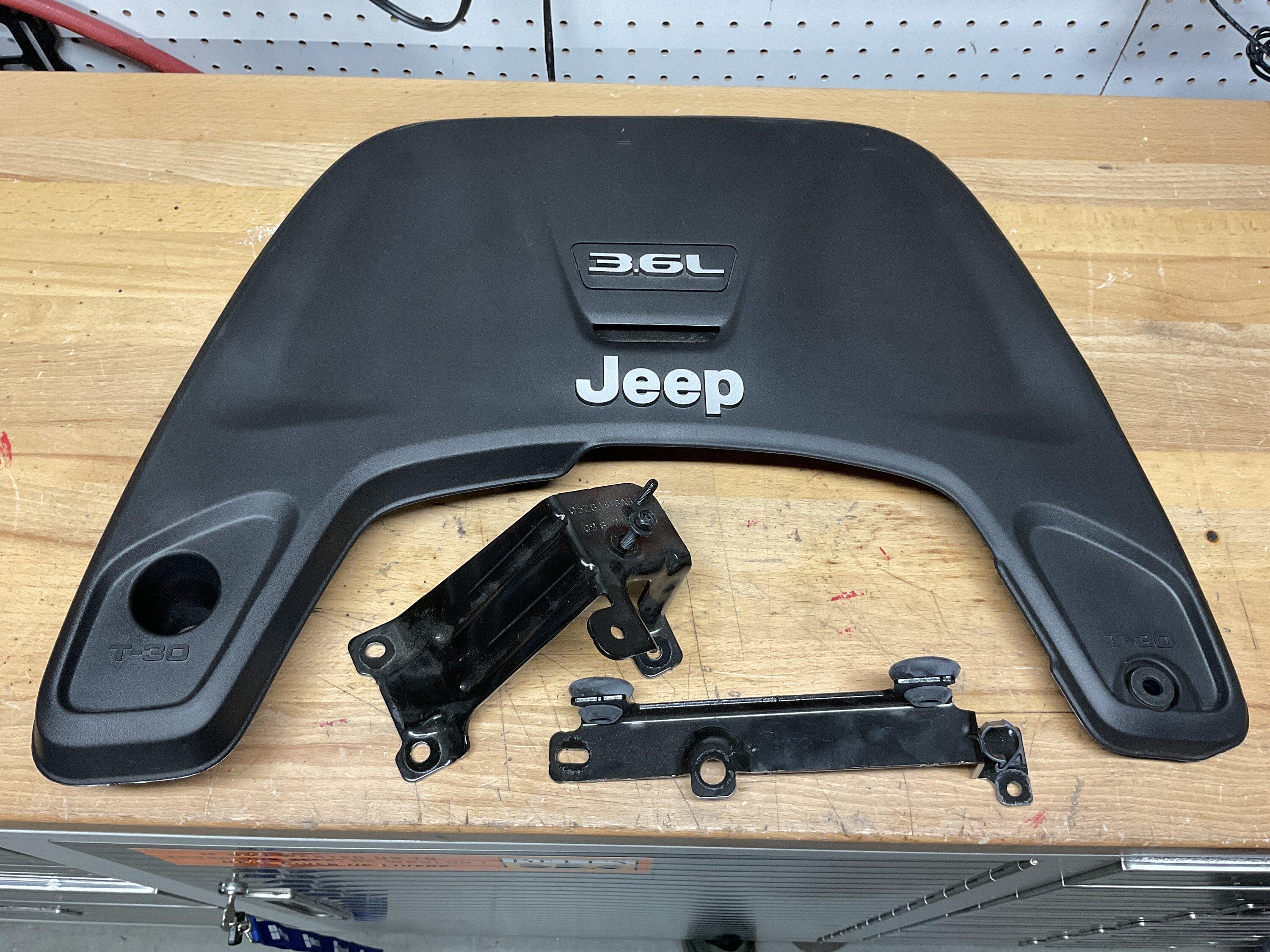 Jeep Gladiator 3.6 Engine Cover & Brackets image