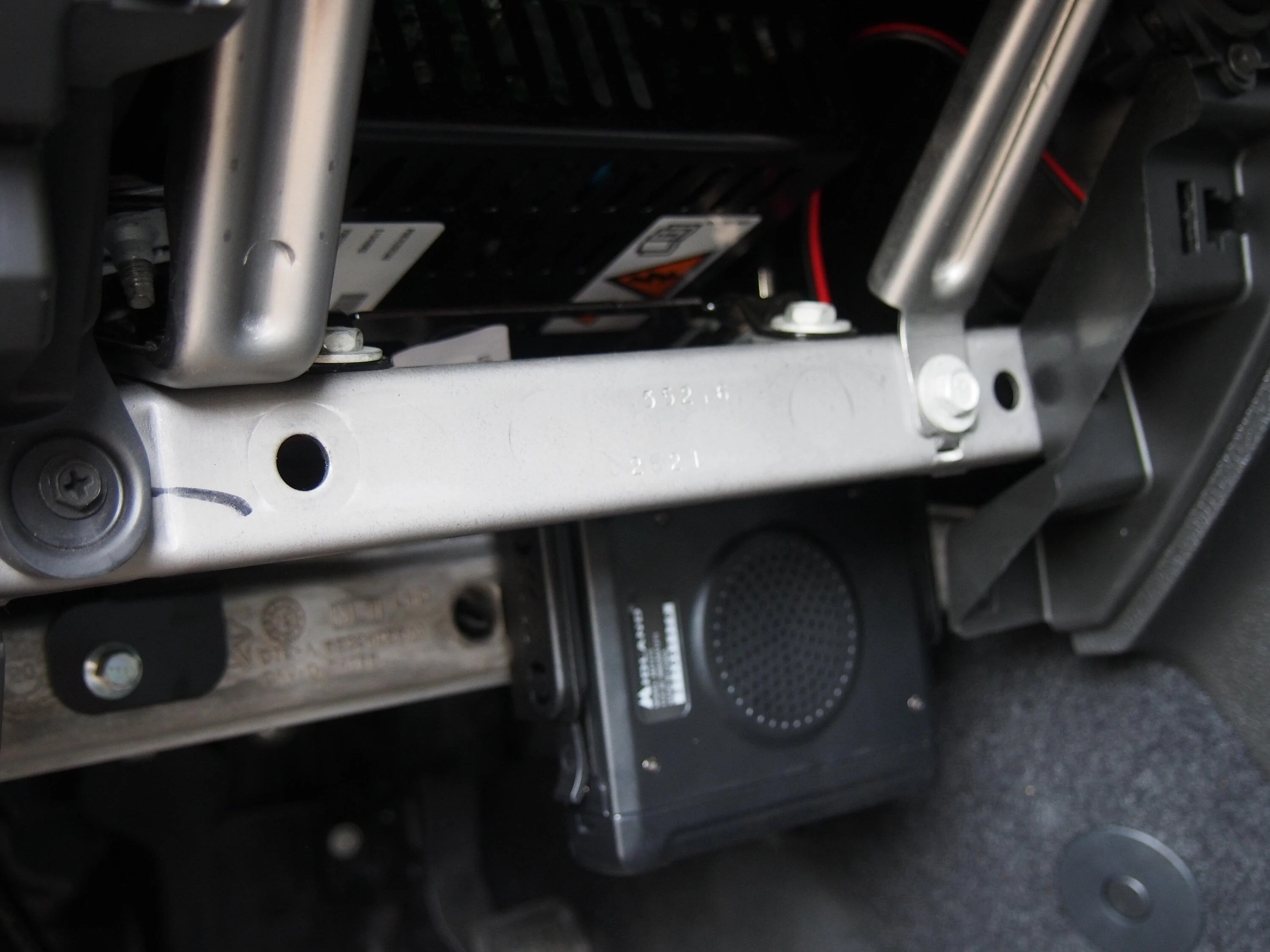 Jeep Gladiator Midland MXT275 Install P1010179