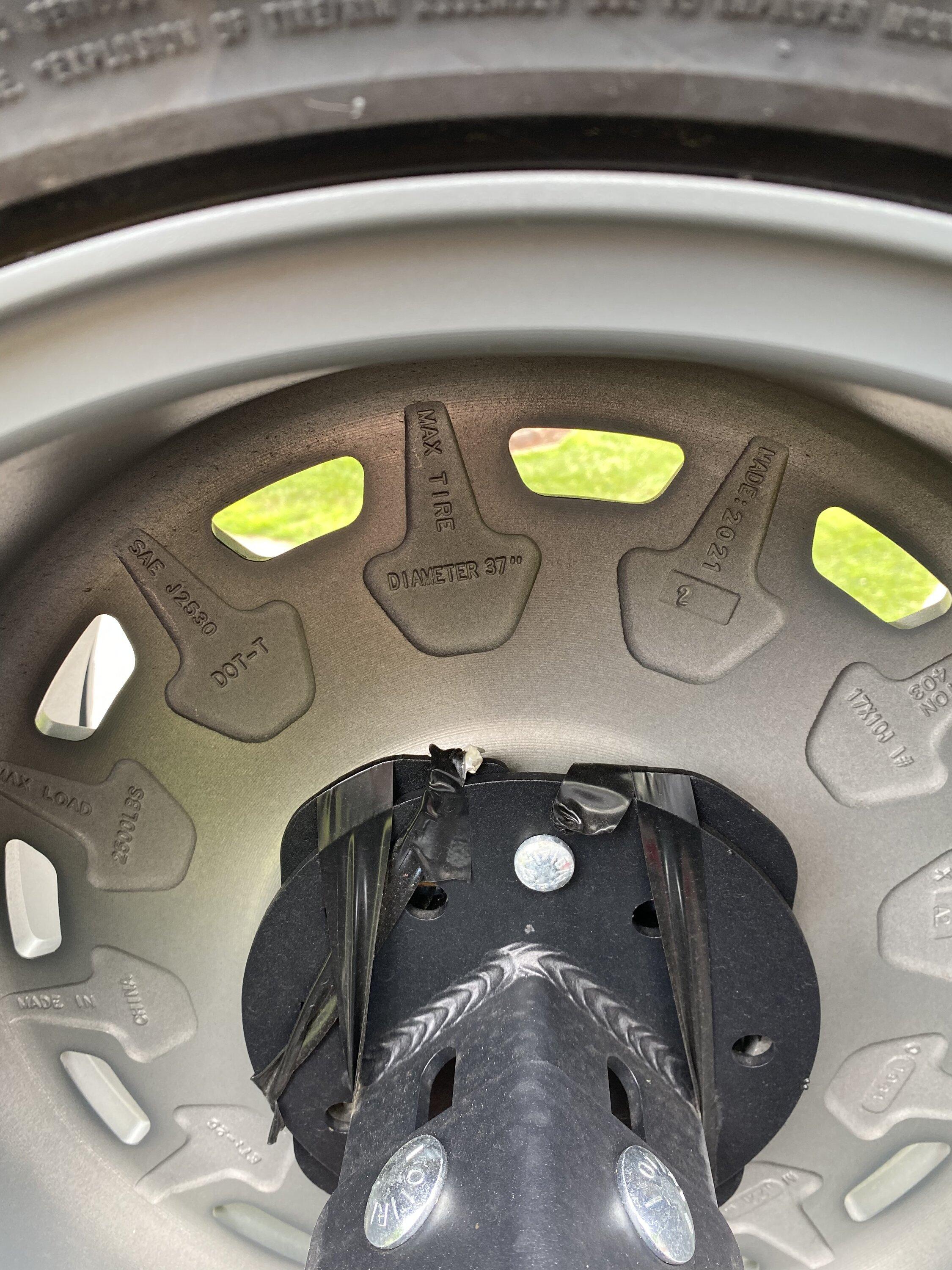 Jeep Gladiator Need help with wheels for 37's FED1700F-ADA5-451F-B708-B5F94DE68632