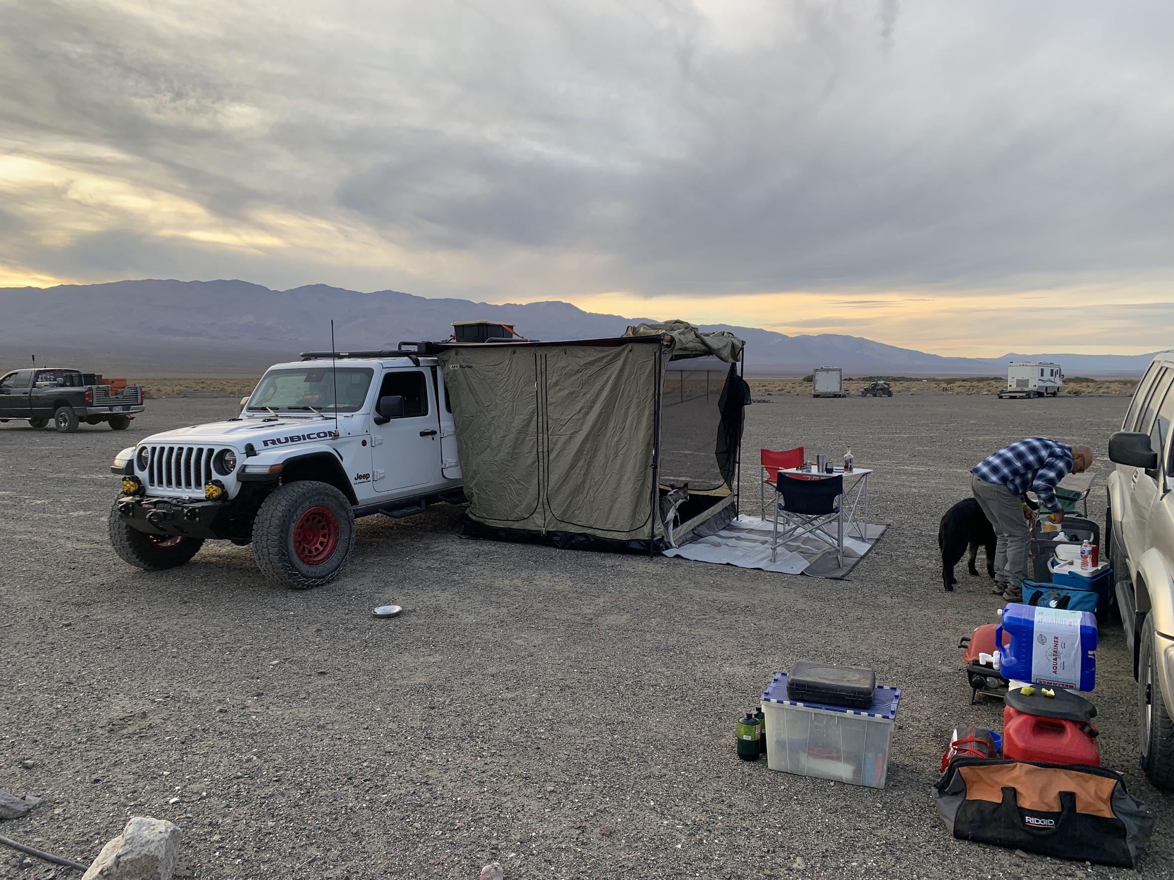 Jeep Gladiator ARB Black Aluminum Awning with LED Room and Brackets IMG_1392