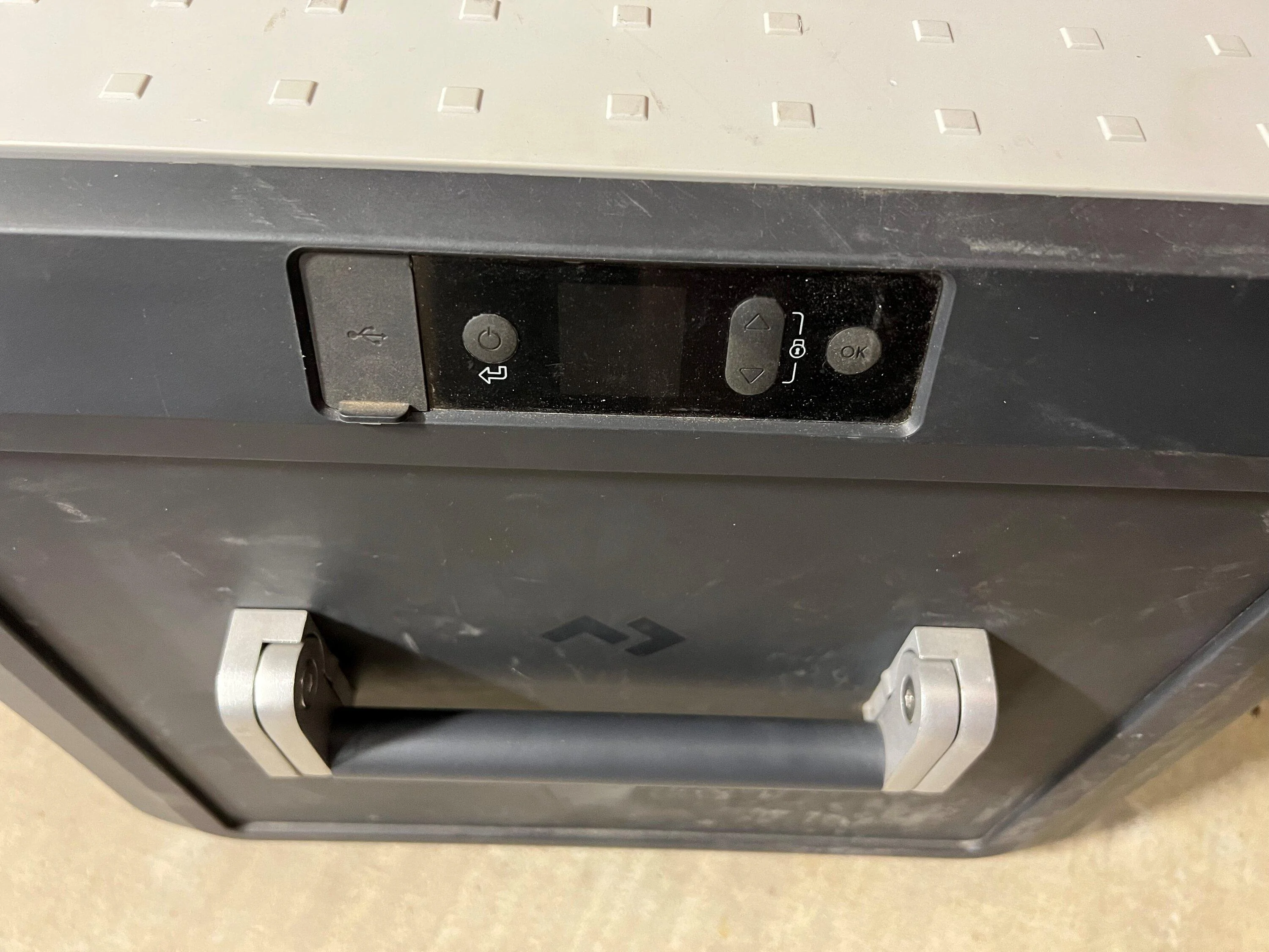 Jeep Gladiator Dometic CFX3-90DZ Dual Zone Bluetooth Fridge Freezer IMG_2320