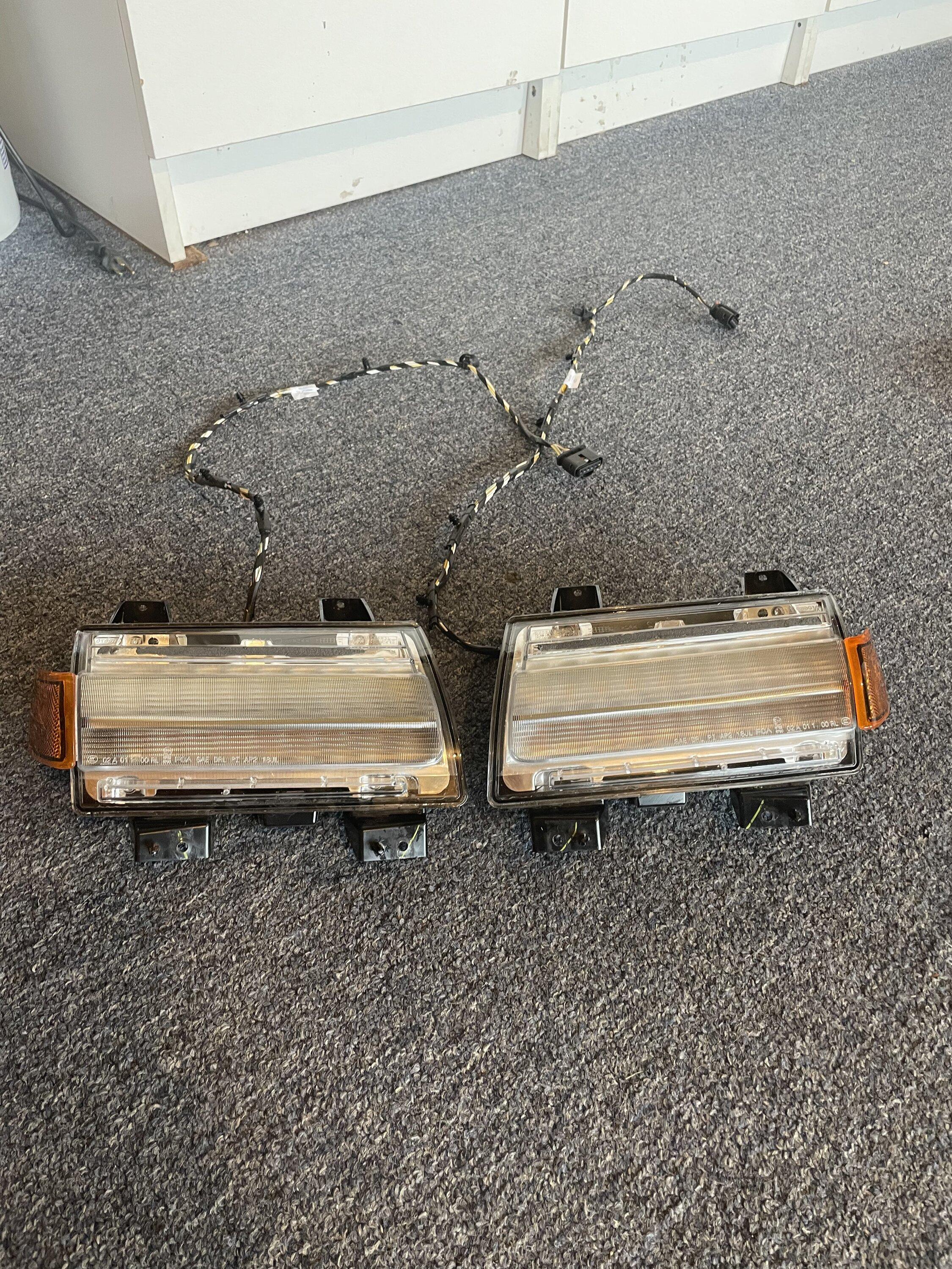 Jeep Gladiator OEM LED fender lights $225 1469FF10-BB83-4771-8246-CD76120585A4