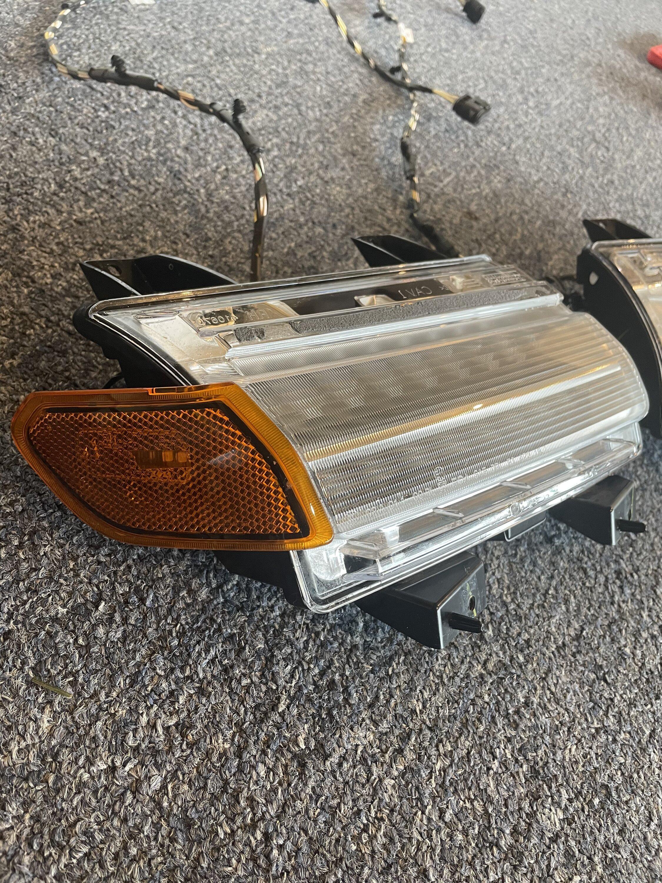 Jeep Gladiator OEM LED fender lights $225 C7B62CBC-B5E2-4657-B6FE-10FE417F0A59