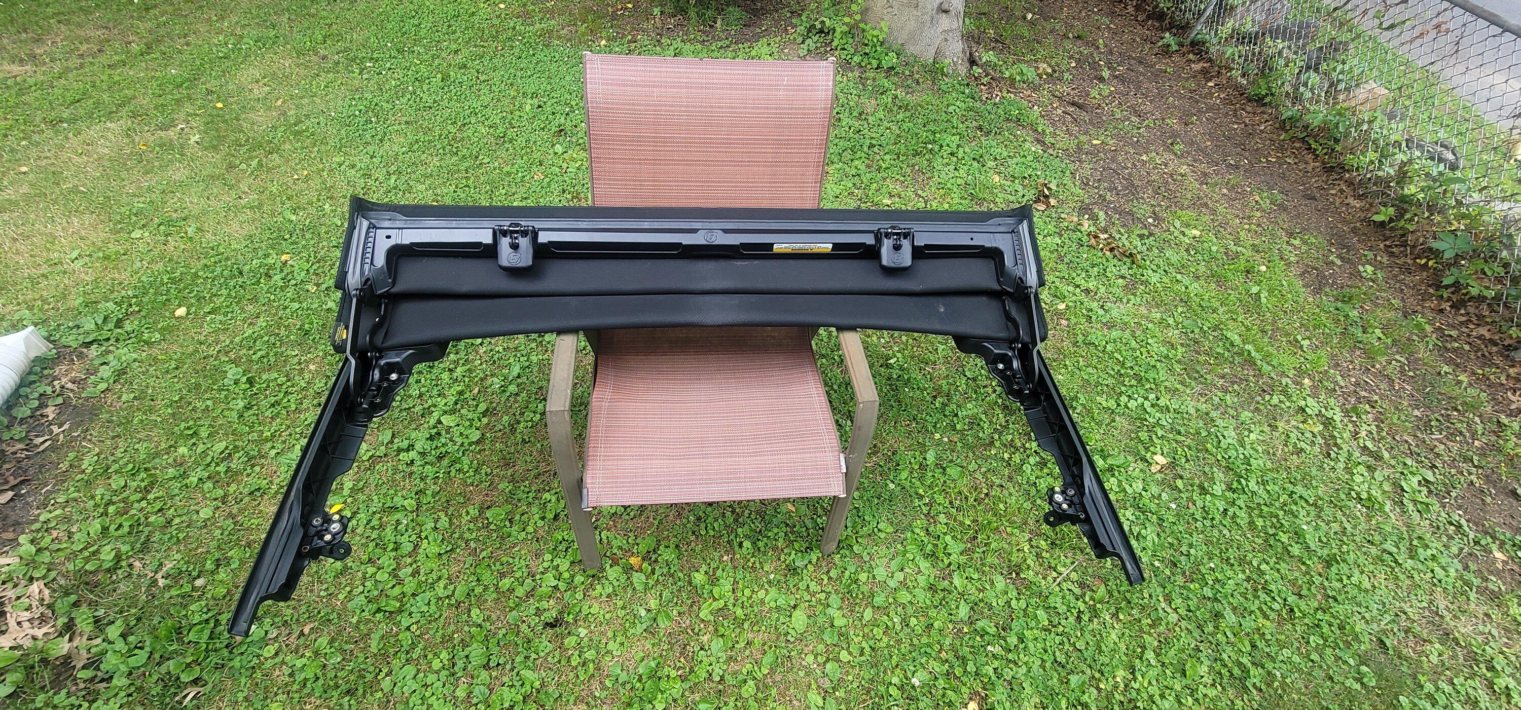Jeep Gladiator Black Twill Sunrider for Hardtop 20220612_175112