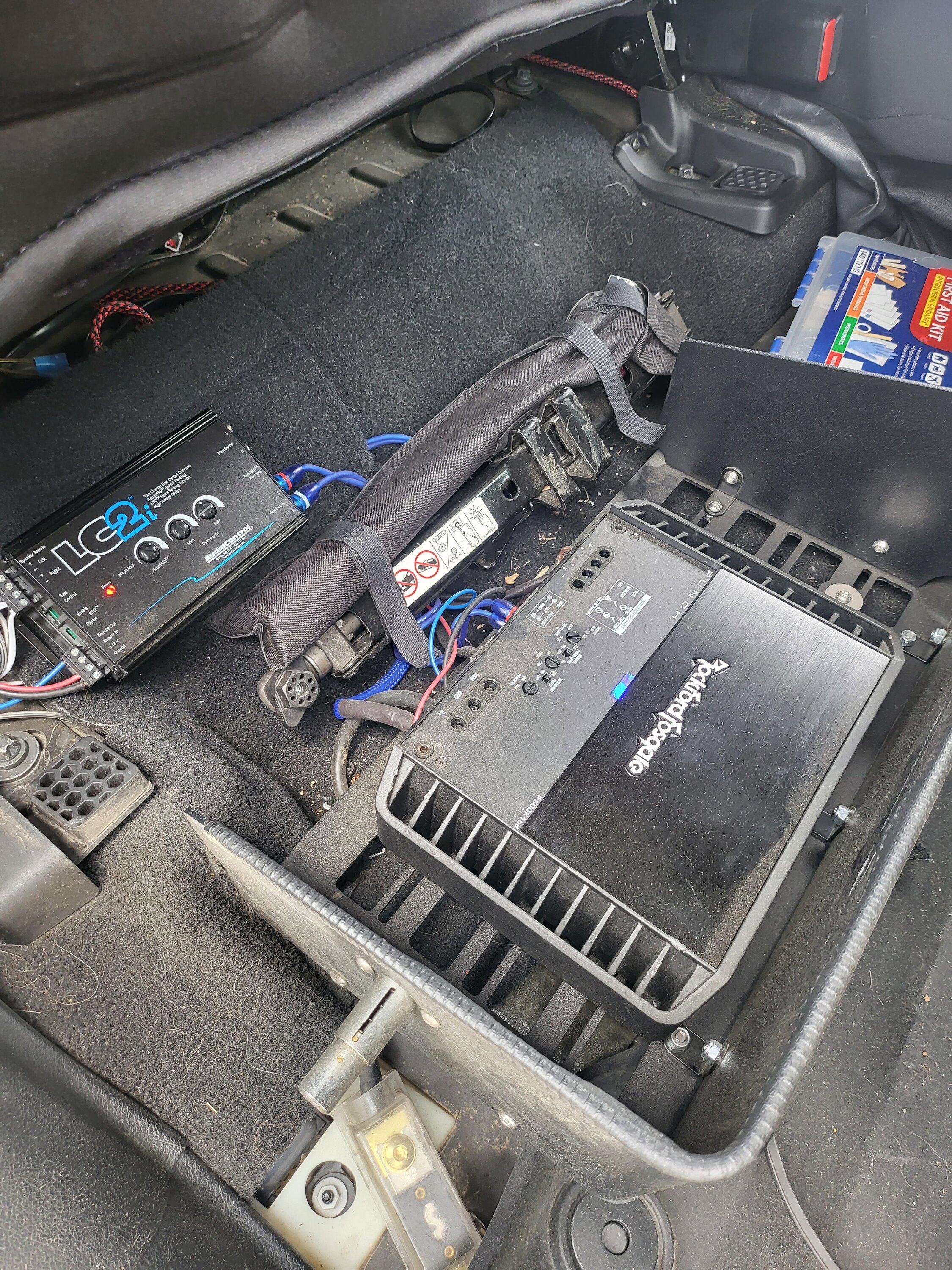 Jeep Gladiator Anybody upgrade the roll bar speaker on there alpine Upgraded stereo 20220520_123615[1]
