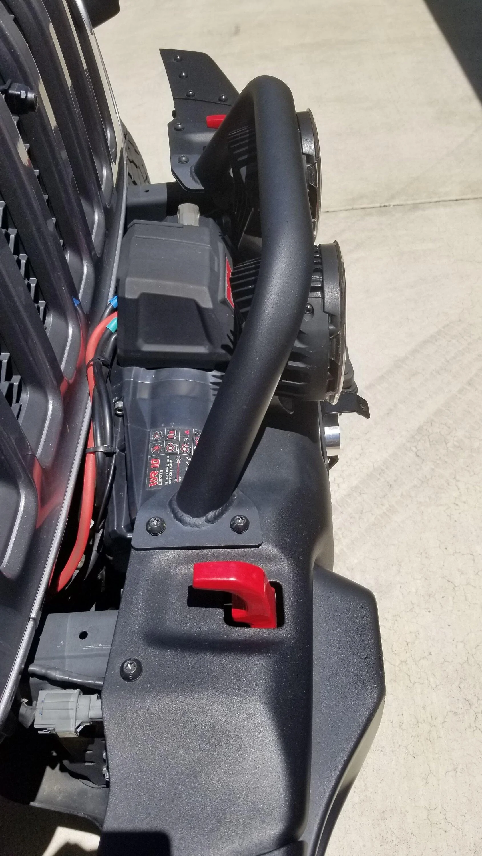 Jeep Gladiator Warn winch plate #101255 with a FACTORY steel Rubicon front bumper? YES, it can be done THANKS for the information 20220613_133126