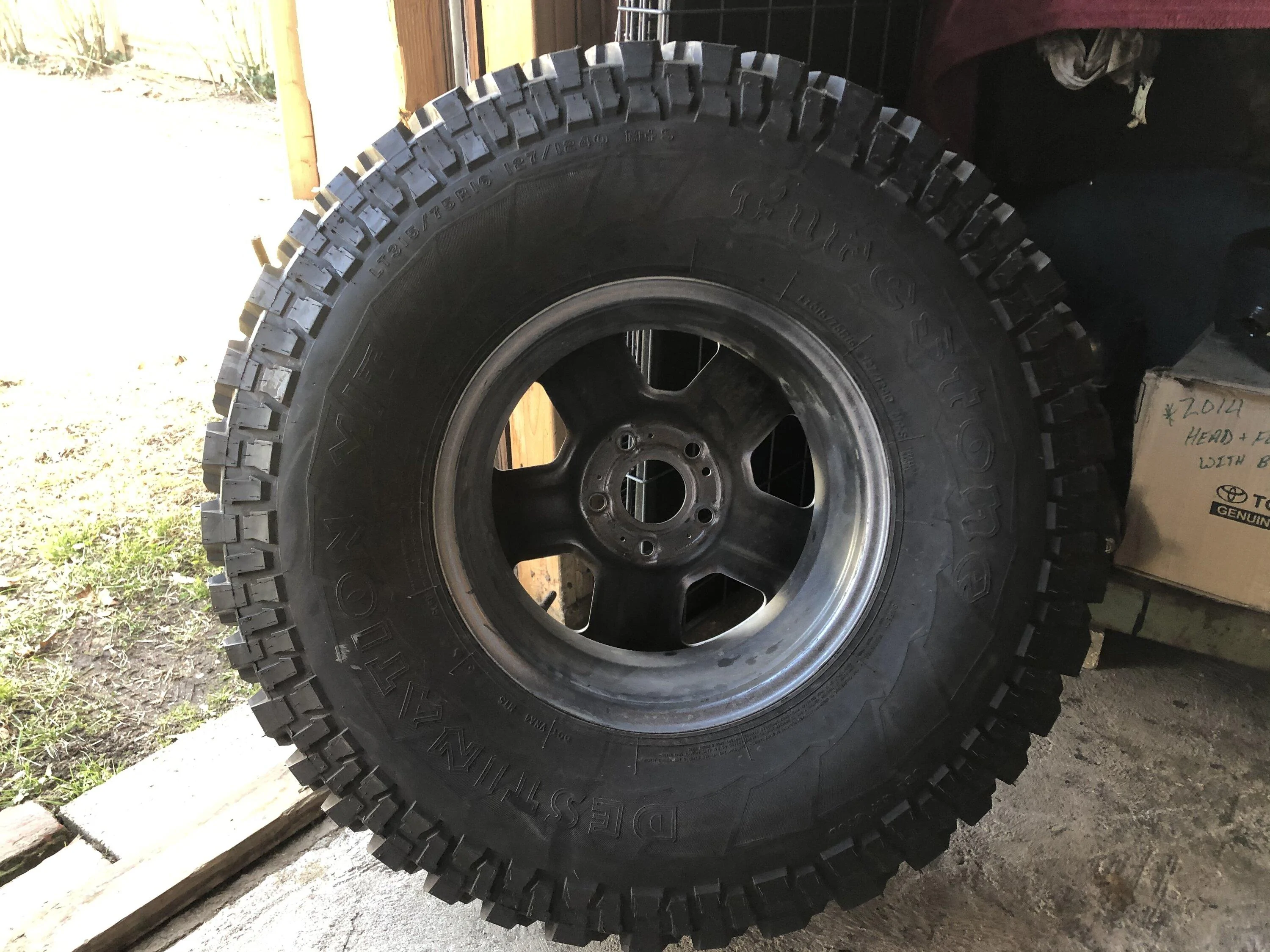 Jeep Gladiator One 315x75R16 mounted on a JK 16” steel factory rim B5B65081-6DD9-45AD-A545-C47086210683