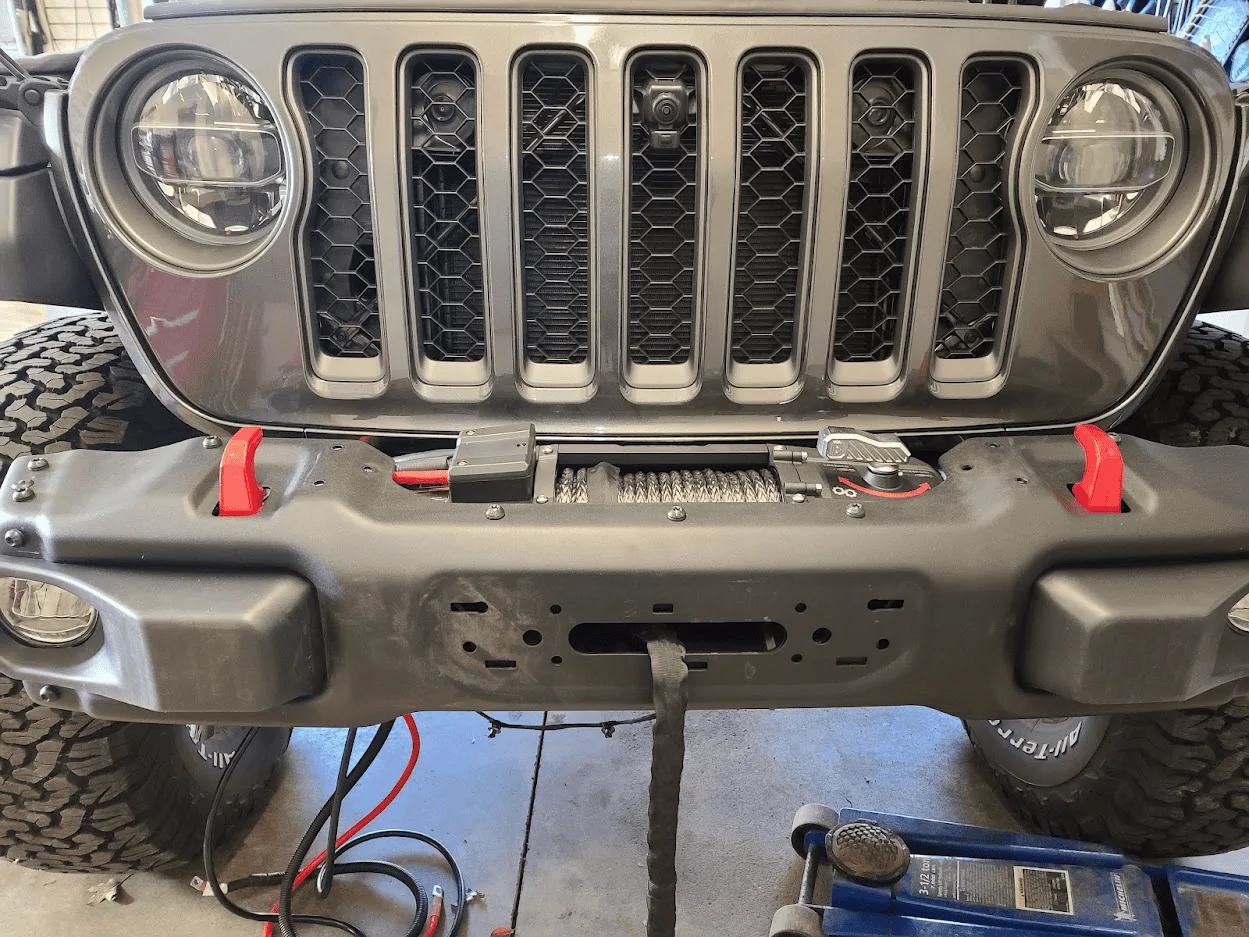Jeep Gladiator Warn winch plate #101255 with a FACTORY steel Rubicon front bumper? YES, it can be done THANKS for the information 1655157267230