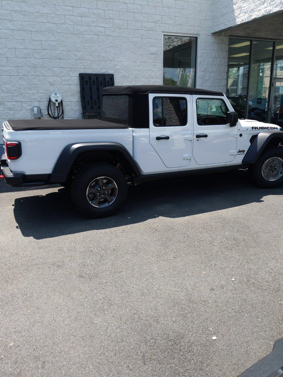 Jeep Gladiator BRIGHT WHITE Gladiator JT Club DD2B03B9-10BE-47EB-BD9E-DCCEC92D300C