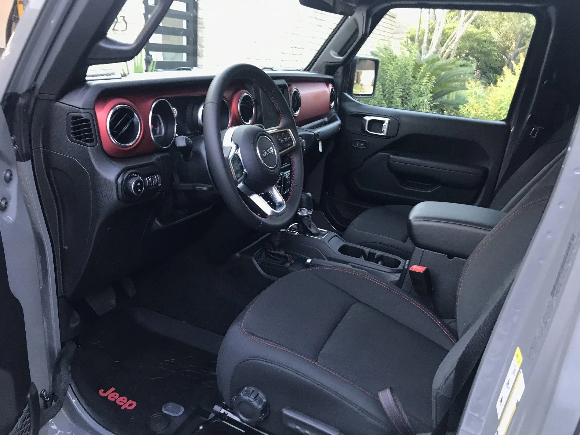 Jeep Gladiator Sting grey owners (future) check in 1B11E4AB-1878-4AE6-A809-DF868D6FE760