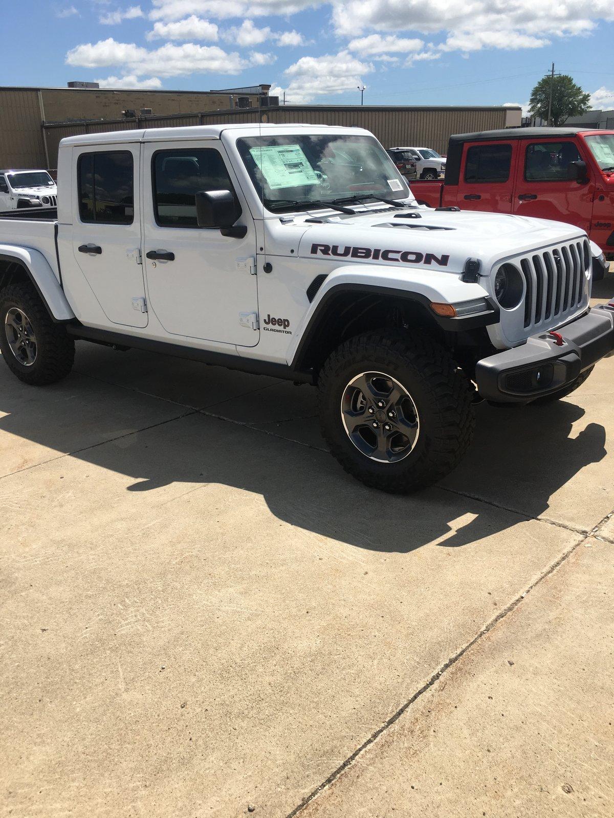 Jeep Gladiator BRIGHT WHITE Gladiator JT Club EDD93539-7E9A-498F-8D60-3F153E8FF39C