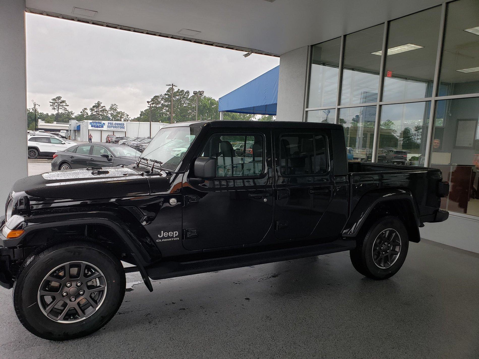 Jeep Gladiator Saw FIVE in 3 hours!! 20190612_183939