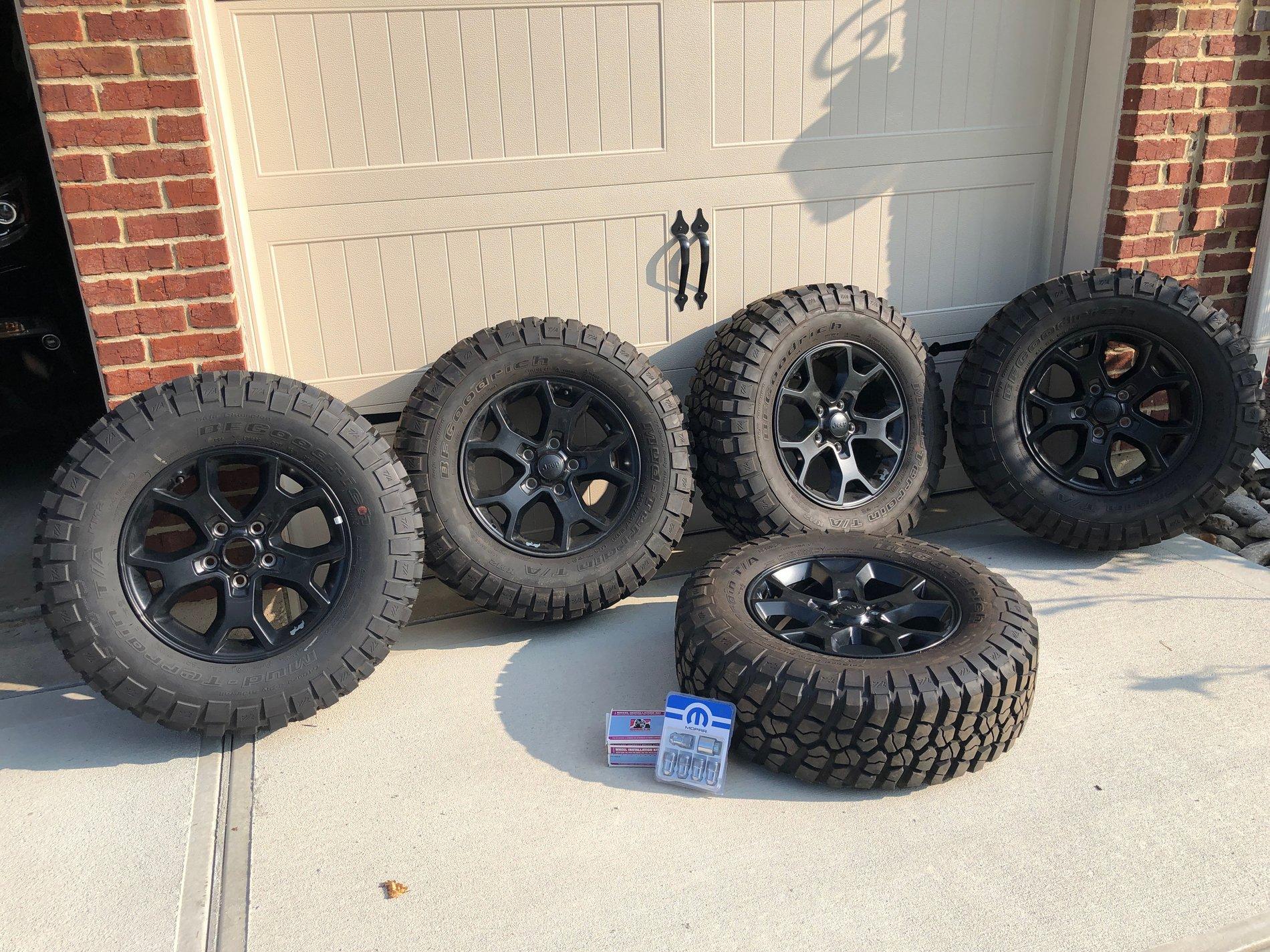 Jeep Gladiator Wheels and tires (5) - Nice upgrade for a Sport/Overland IMG_2785[1].JPG