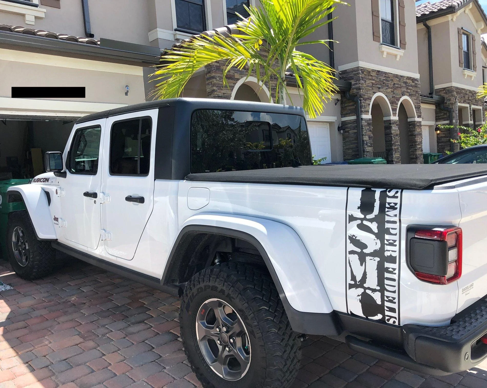 Jeep Gladiator BRIGHT WHITE Gladiator JT Club 64409177-7077-4D11-802C-B156FFE75D19