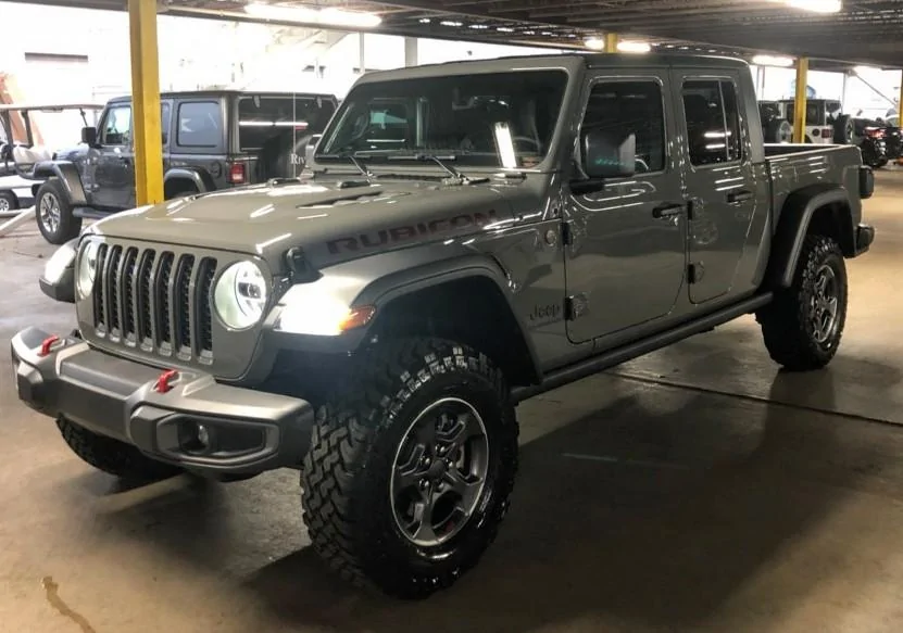 Jeep Gladiator Sting grey owners (future) check in IMG_1025~2