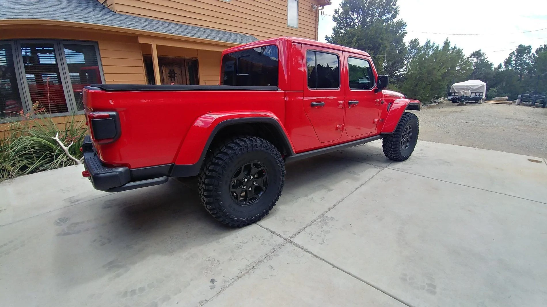 Jeep Gladiator FIRECRACKER RED Gladiator JT Club 0729191403_HDR