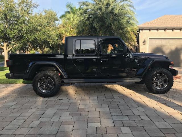 Jeep Gladiator BLACK Gladiator JT Club IMG_2806