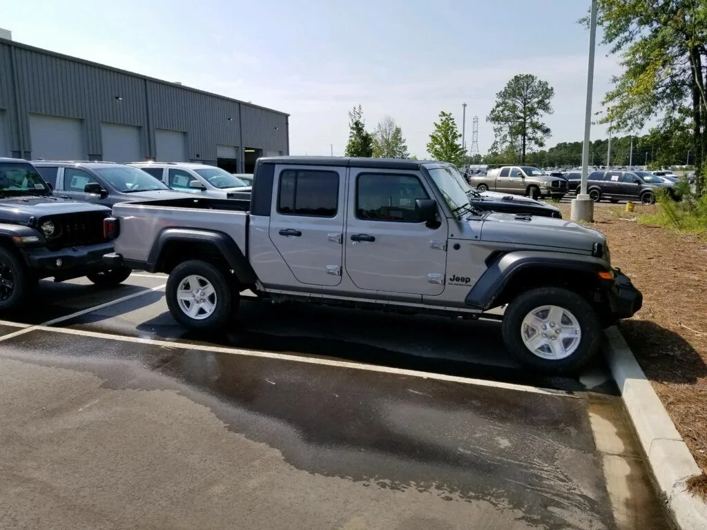 Jeep Gladiator TRACKING sales from 4/29 backward E61CD2AF-858B-4F83-B817-817EE9B087B2